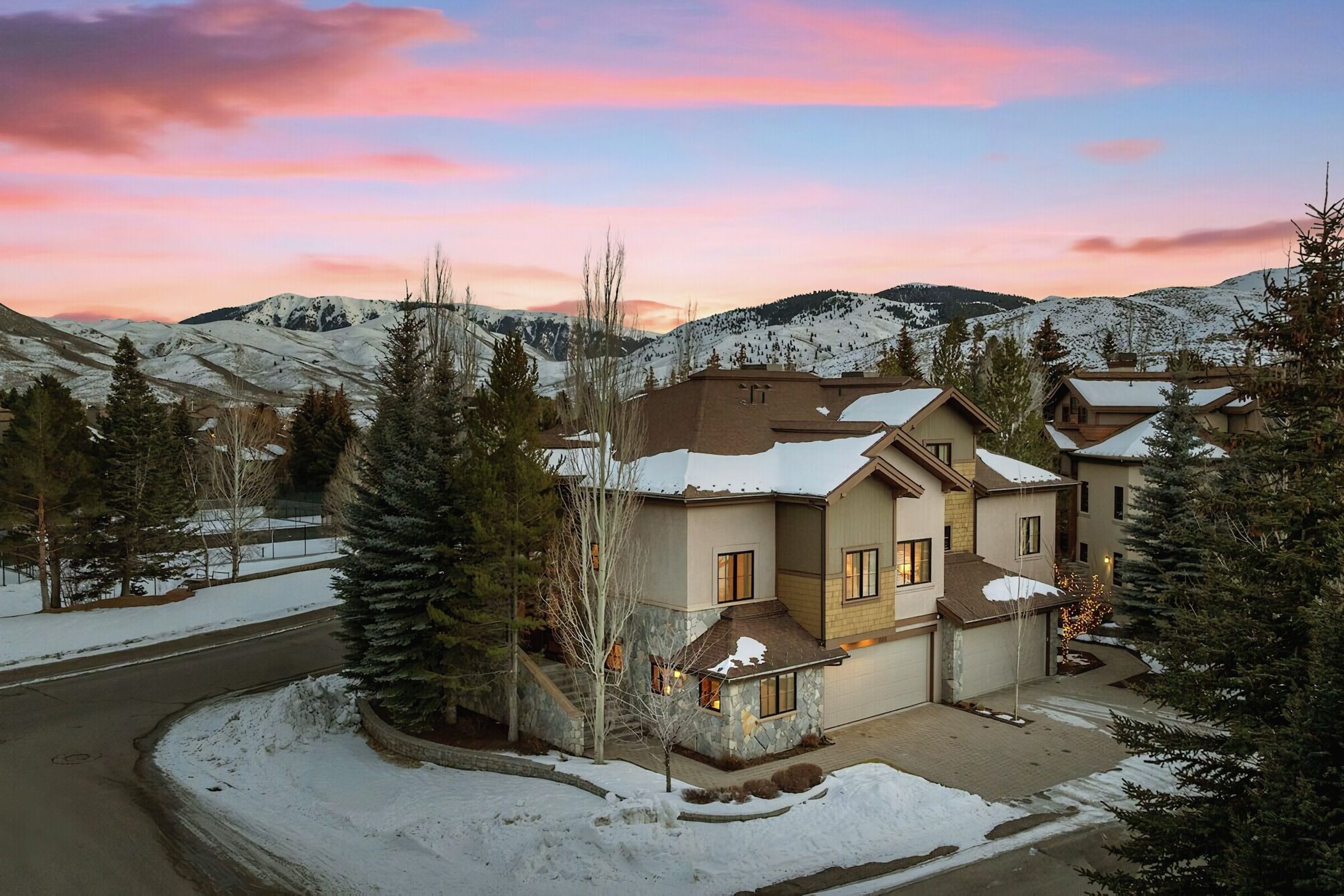 Elkhorn Village Townhomes - Exterior - Winter