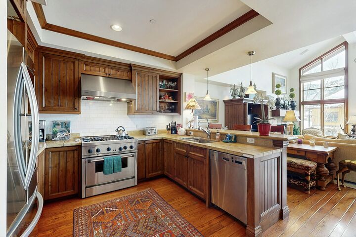 #15 - Snowcap Sanctuary - Kitchen