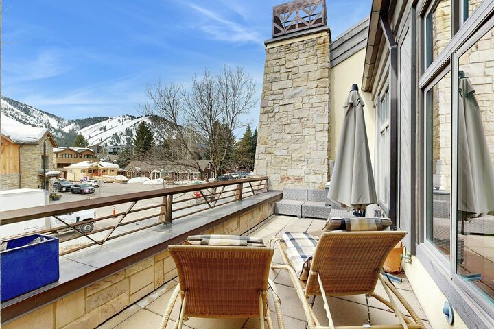 #15 - Snowcap Sanctuary - Balcony