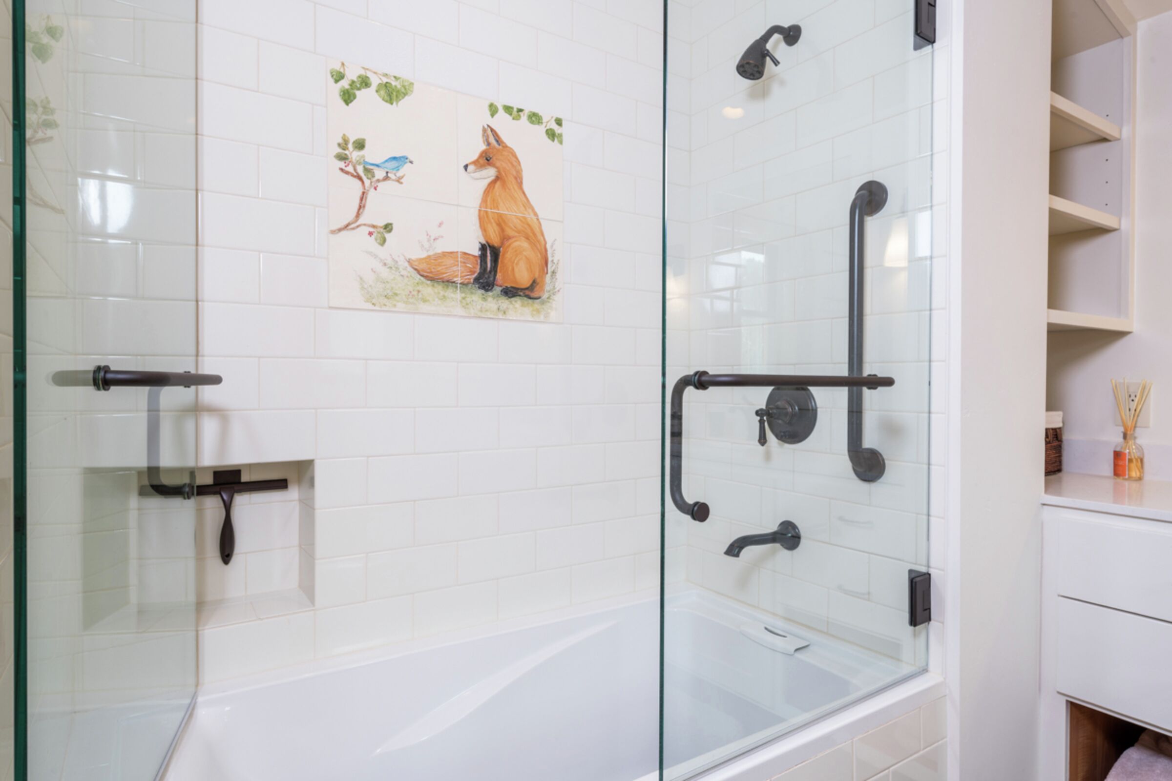 2 Bdrm 2 Bath - Master Ensuite Bathroom