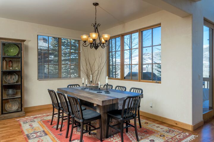 4 Bdrm 4 Bath - Dining Room