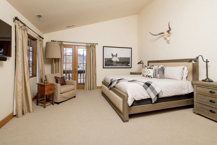 4 Bdrm 4 Bath - Master Bedroom