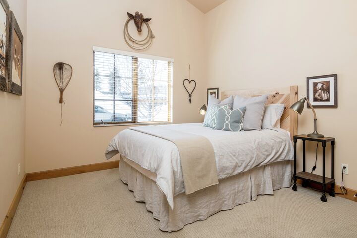 4 Bdrm 4 Bath - Bedroom