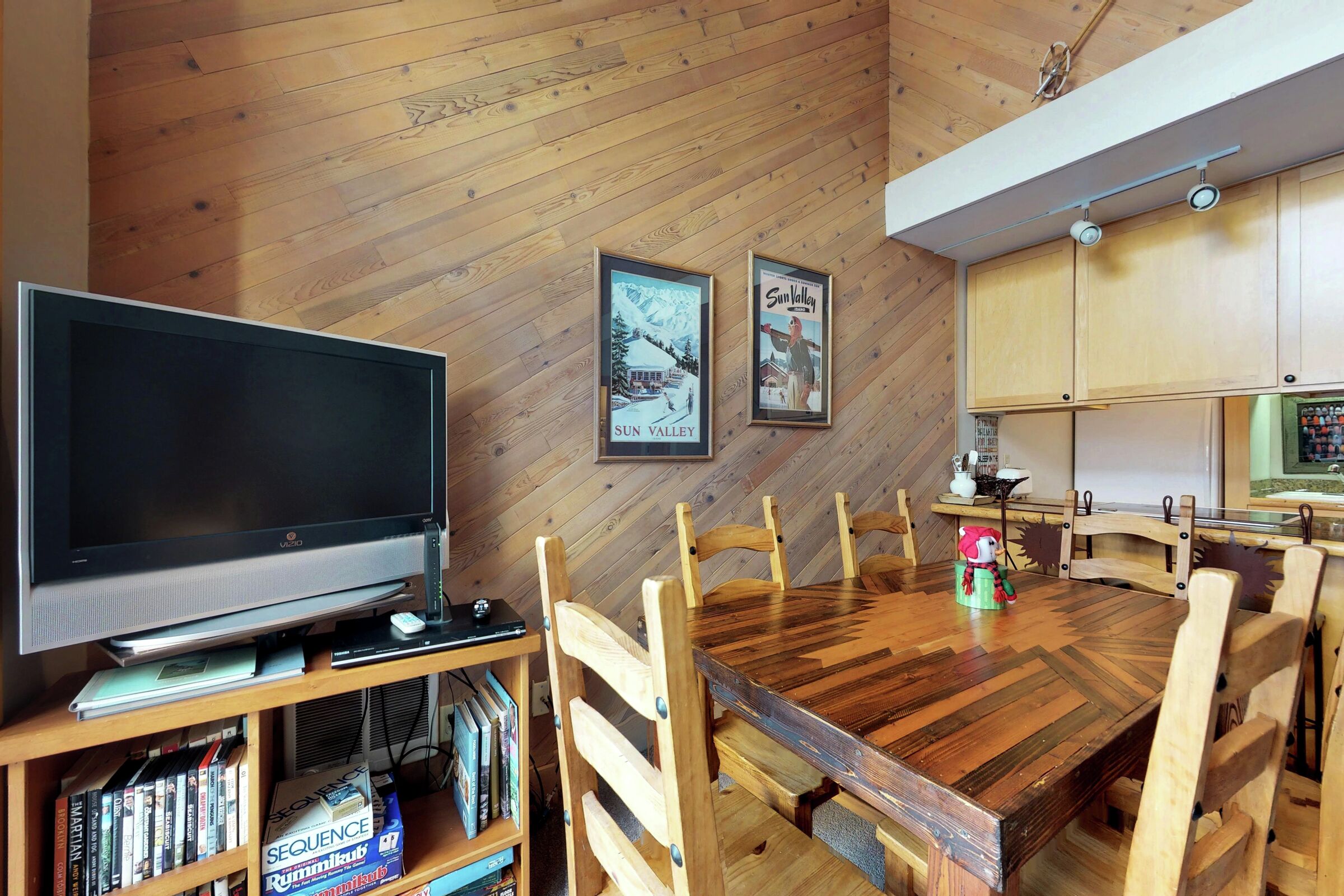 Dining Room & Kitchen