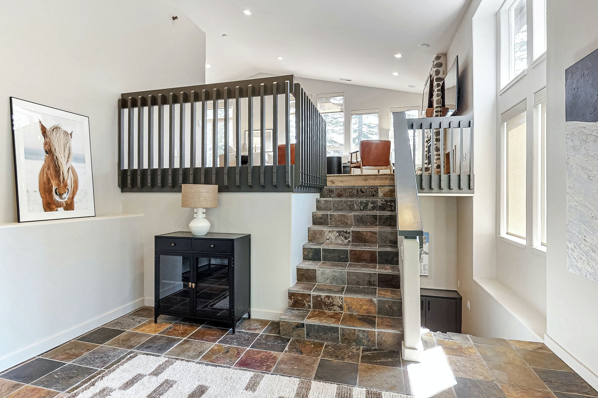4 Bdrm 4 Bath - Entryway