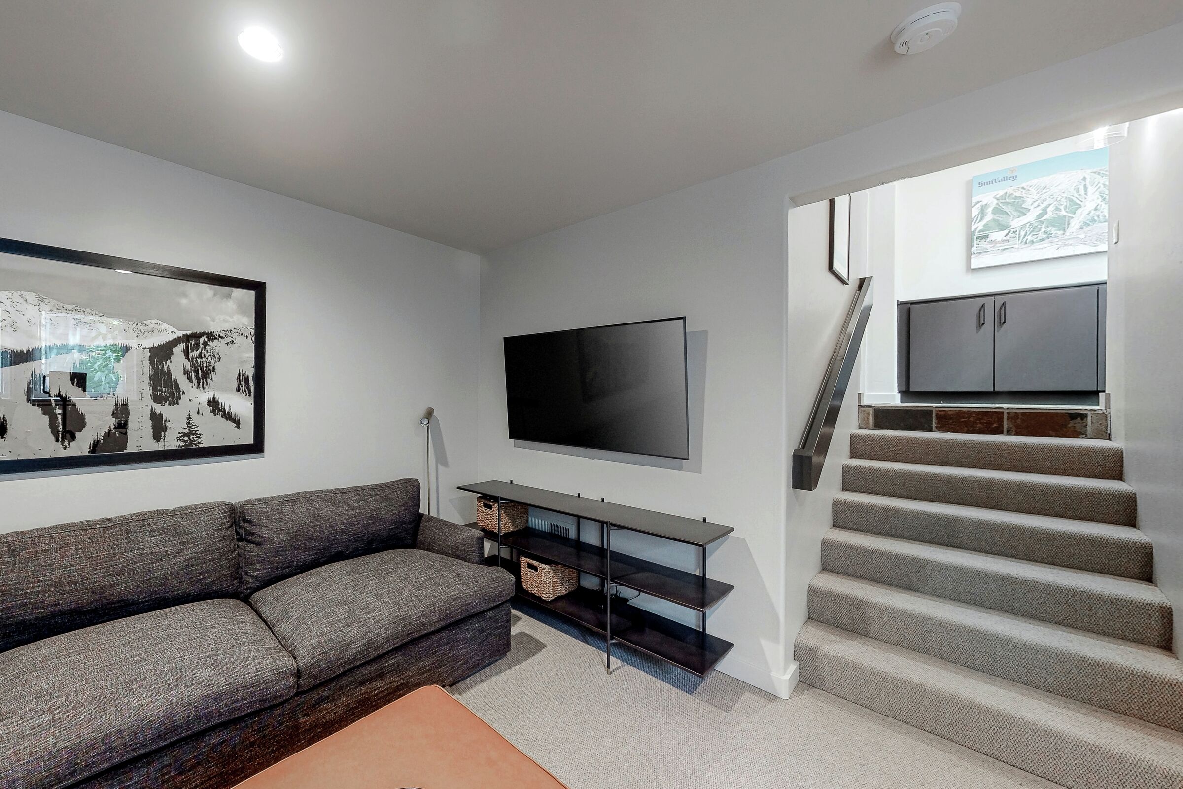 4 Bdrm 4 Bath - Living Room