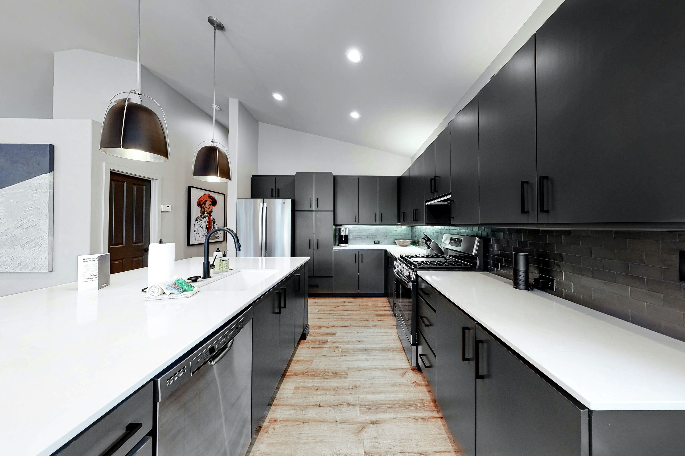 4 Bdrm 4 Bath - Kitchen
