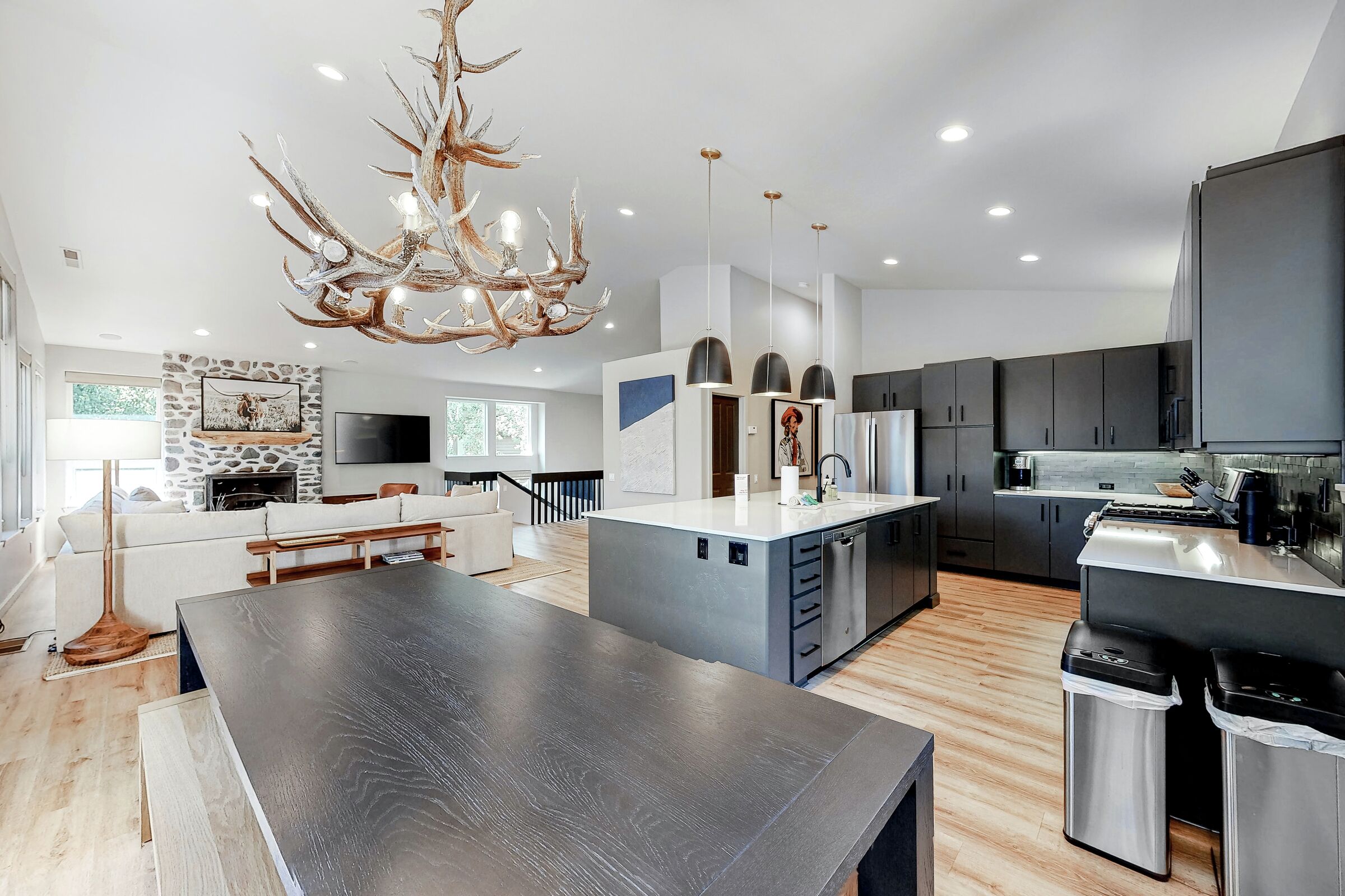 4 Bdrm 4 Bath - Dining Room & Kitchen