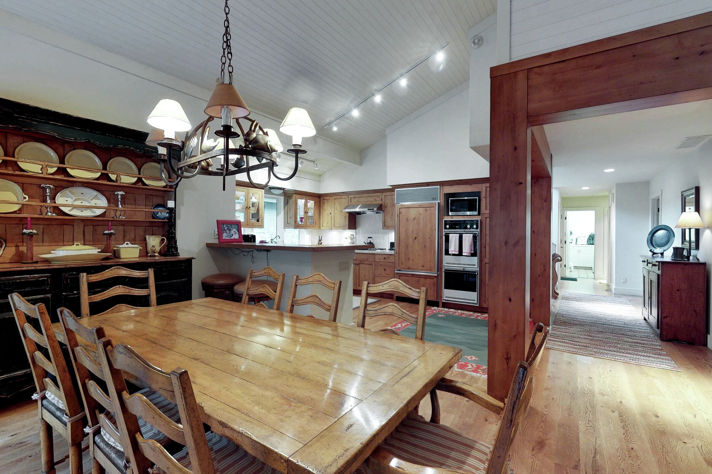 Dining Room & Kitchen