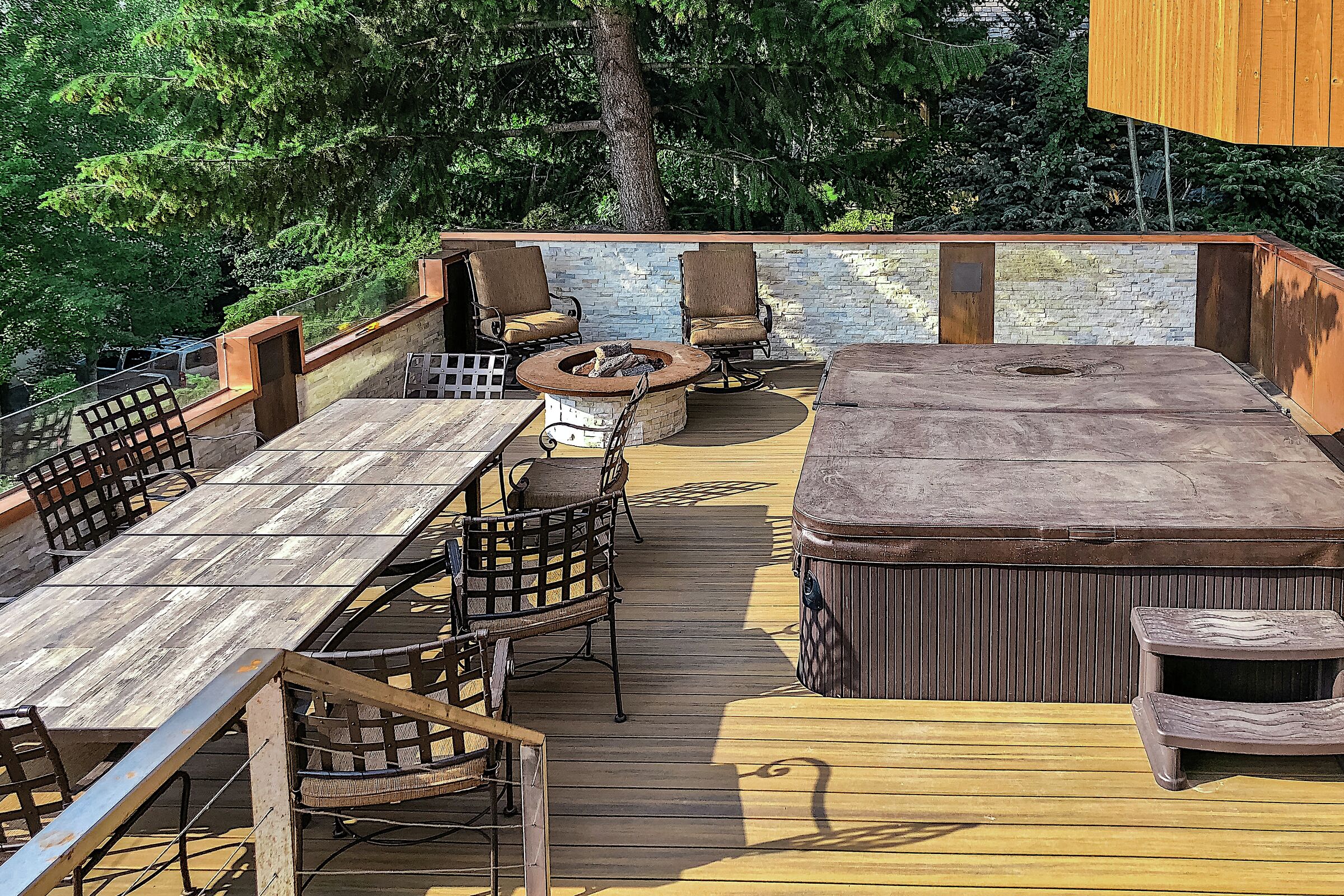 Balcony with Hot Tub