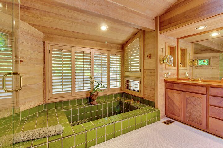 4 Bdrm 4 Bath HT - Bathroom