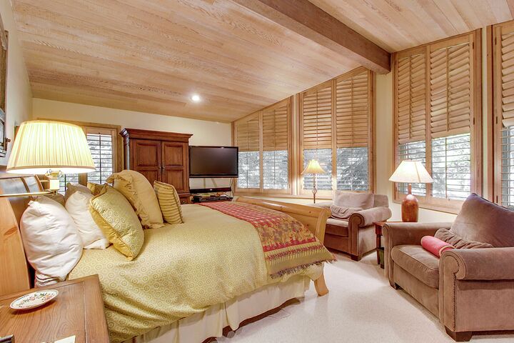 4 Bdrm 4 Bath HT - Master Bedroom