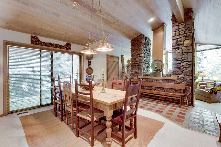 4 Bdrm 4 Bath HT - Dining Room