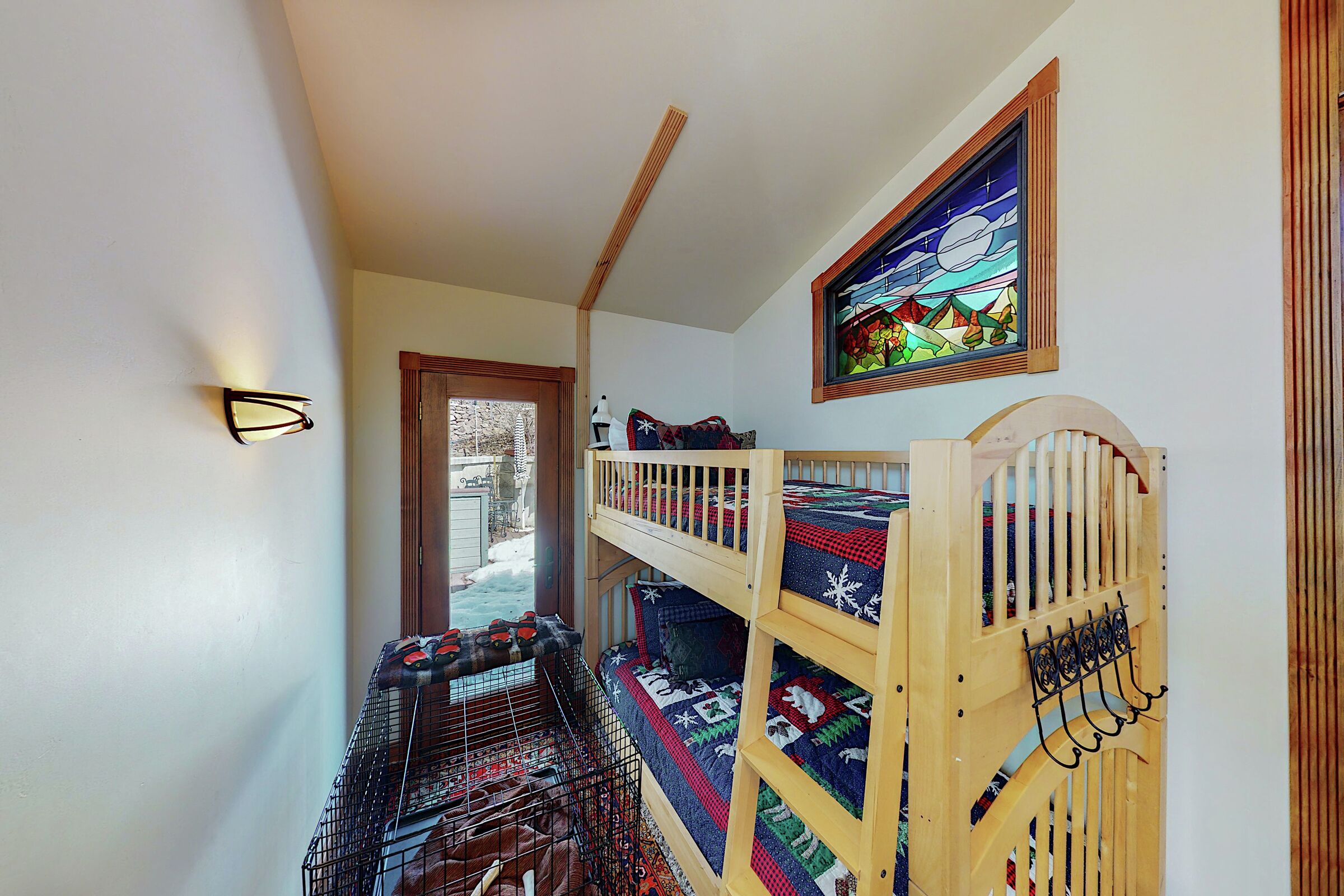 5 Bdrm 4 Bath - Bedroom