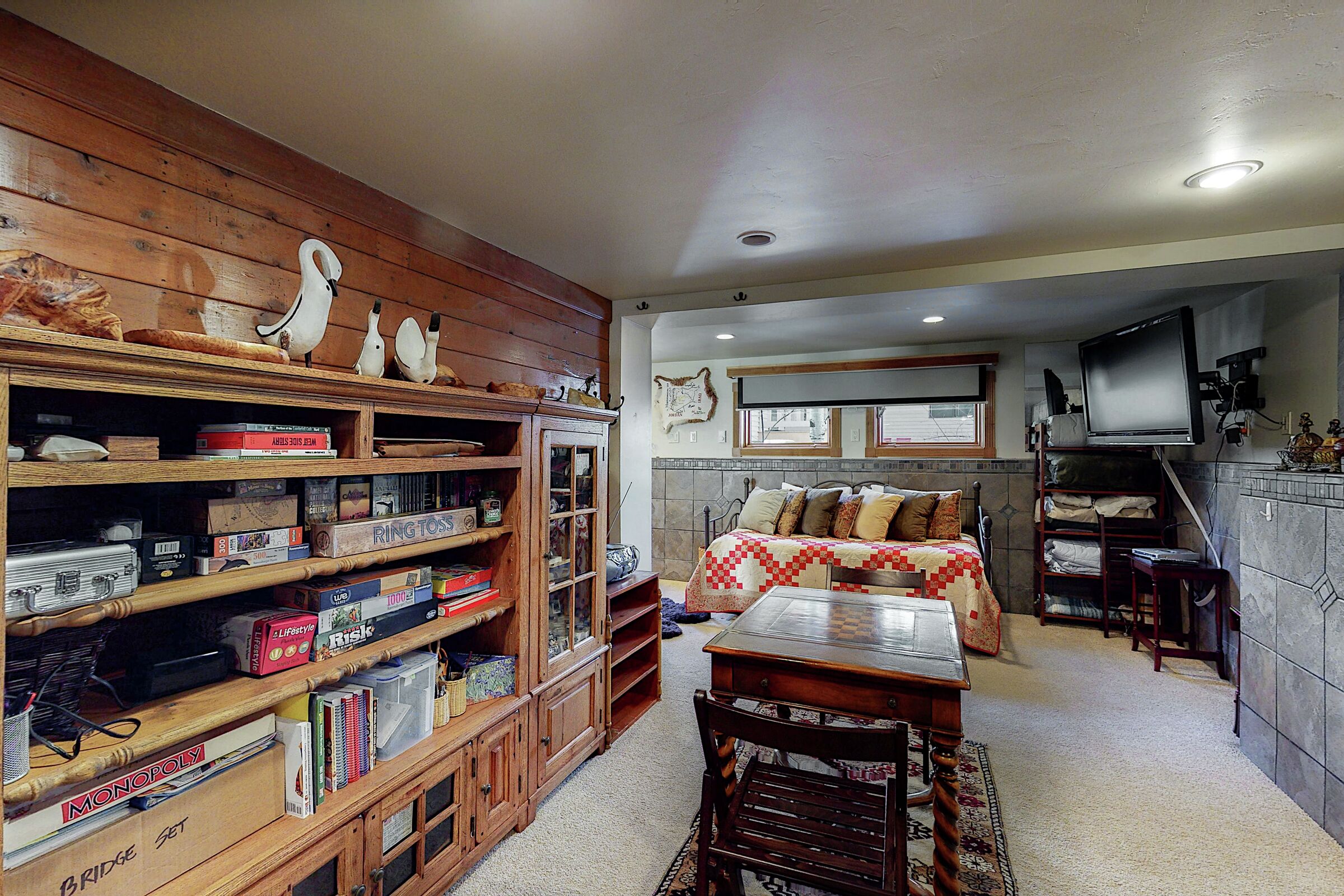 5 Bdrm 4 Bath - Living Room