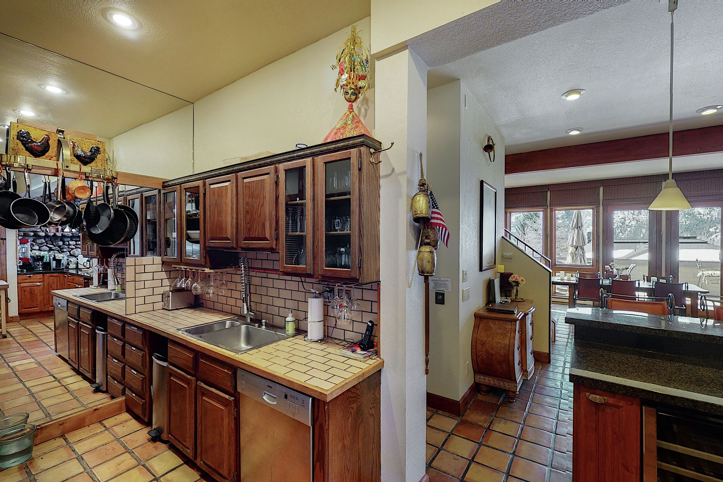 5 Bdrm 4 Bath - Kitchen
