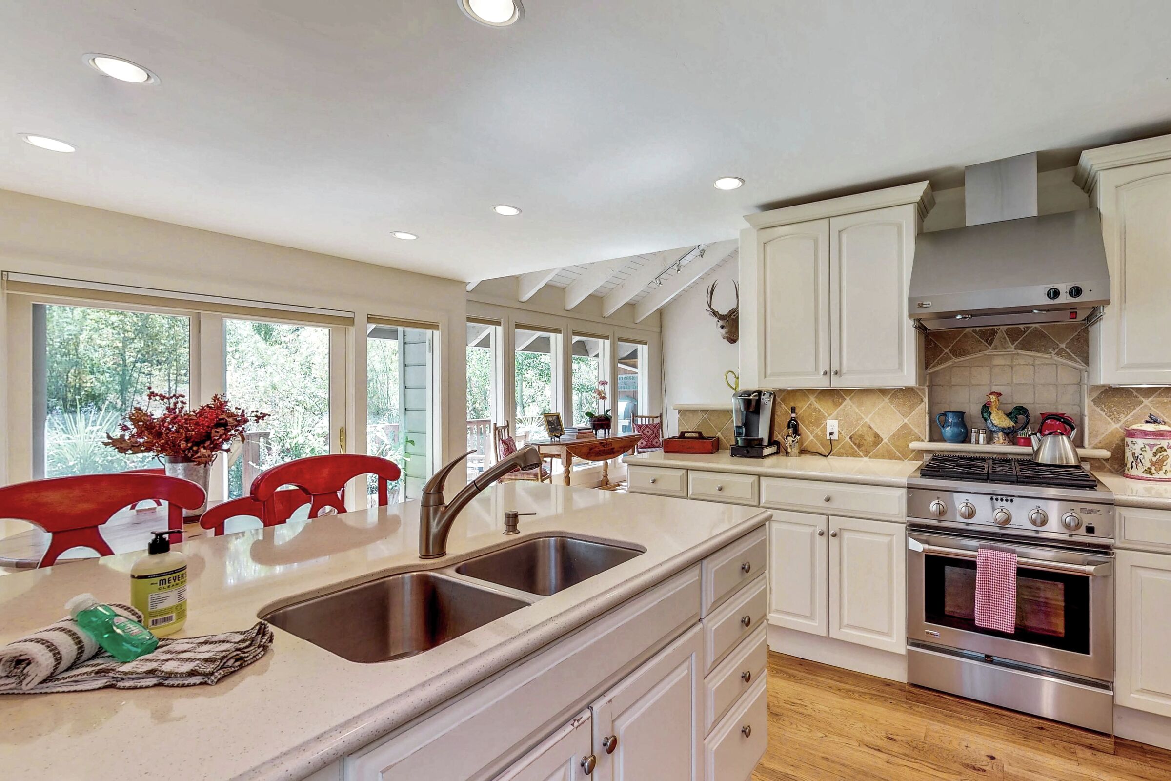 3 Bdrm + Loft HT - Kitchen