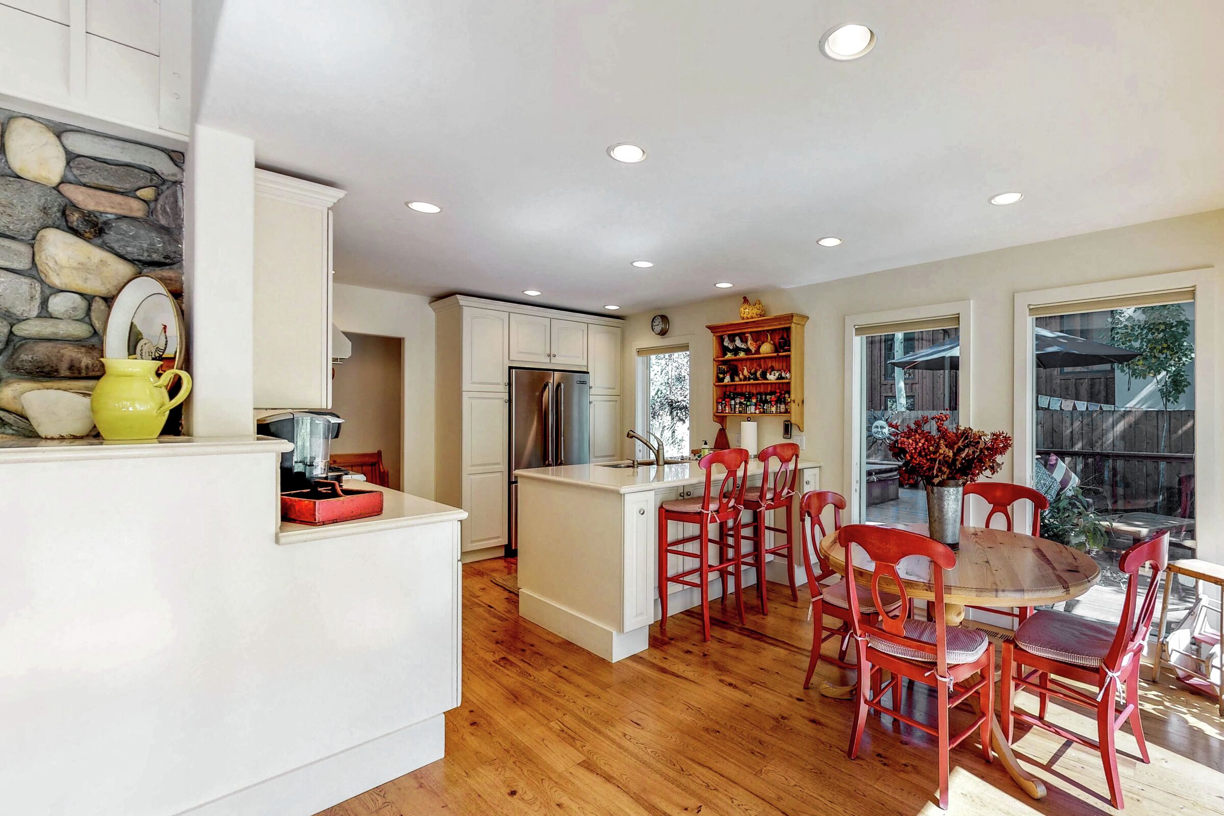 3 Bdrm + Loft HT - Dining Room & Kitchen