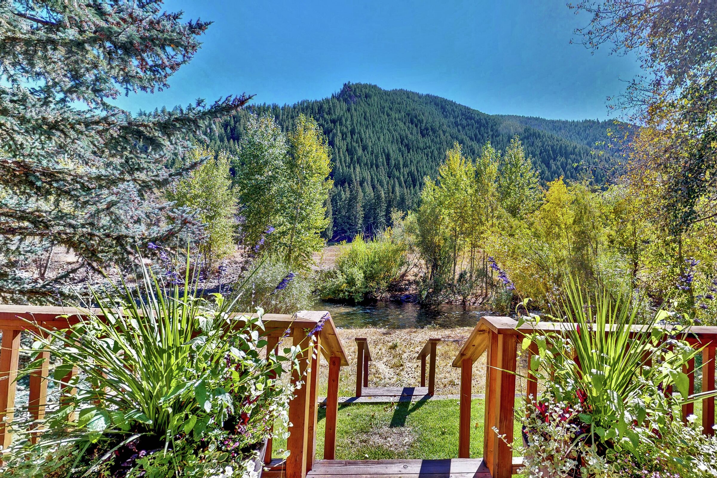 3 Bdrm + Loft HT - Balcony