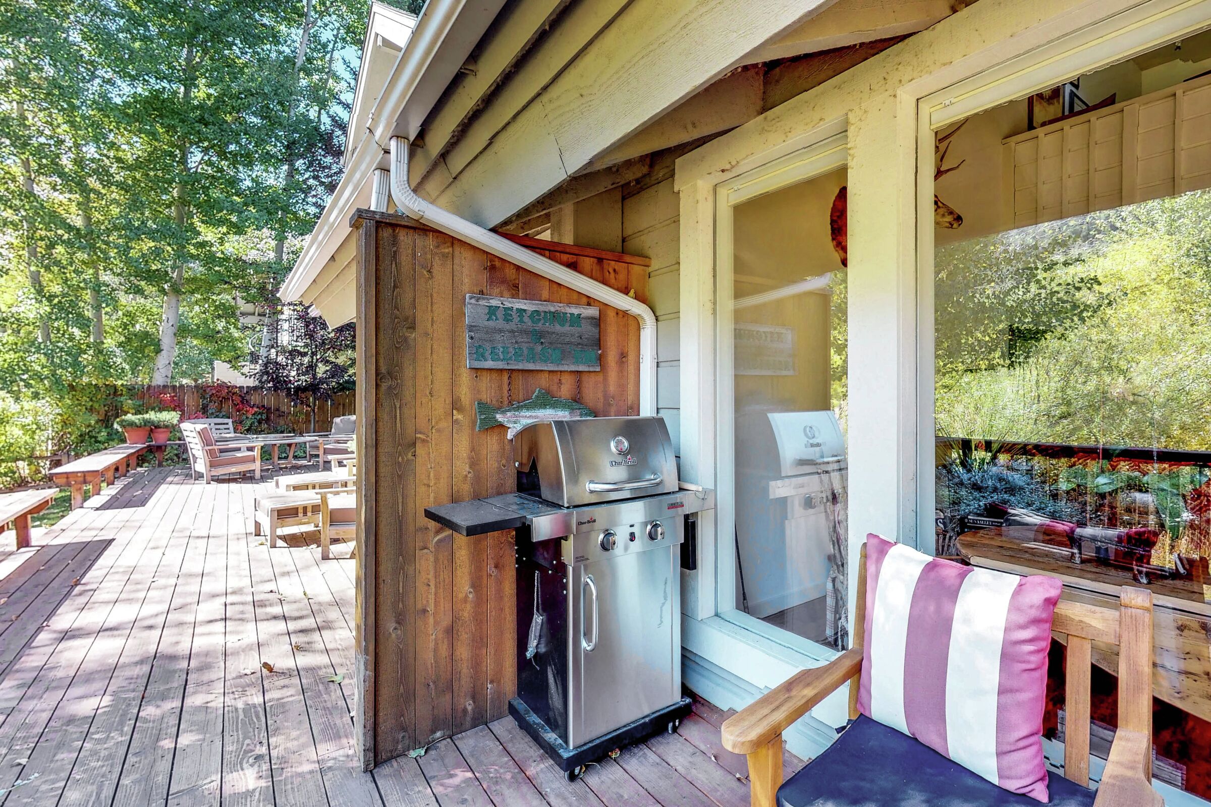 3 Bdrm + Loft HT - Balcony with BBQ
