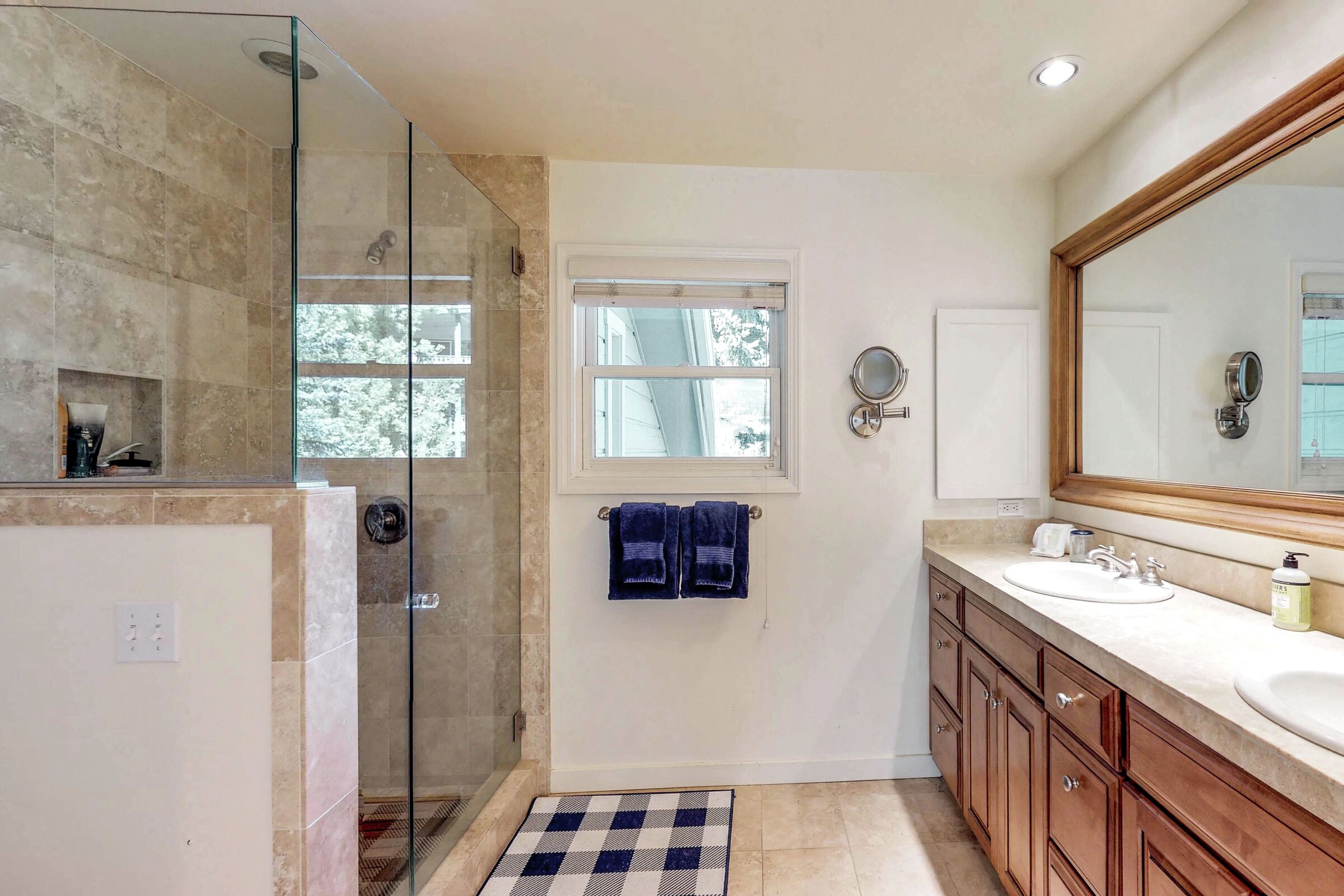 3 Bdrm + Loft HT - Bathroom