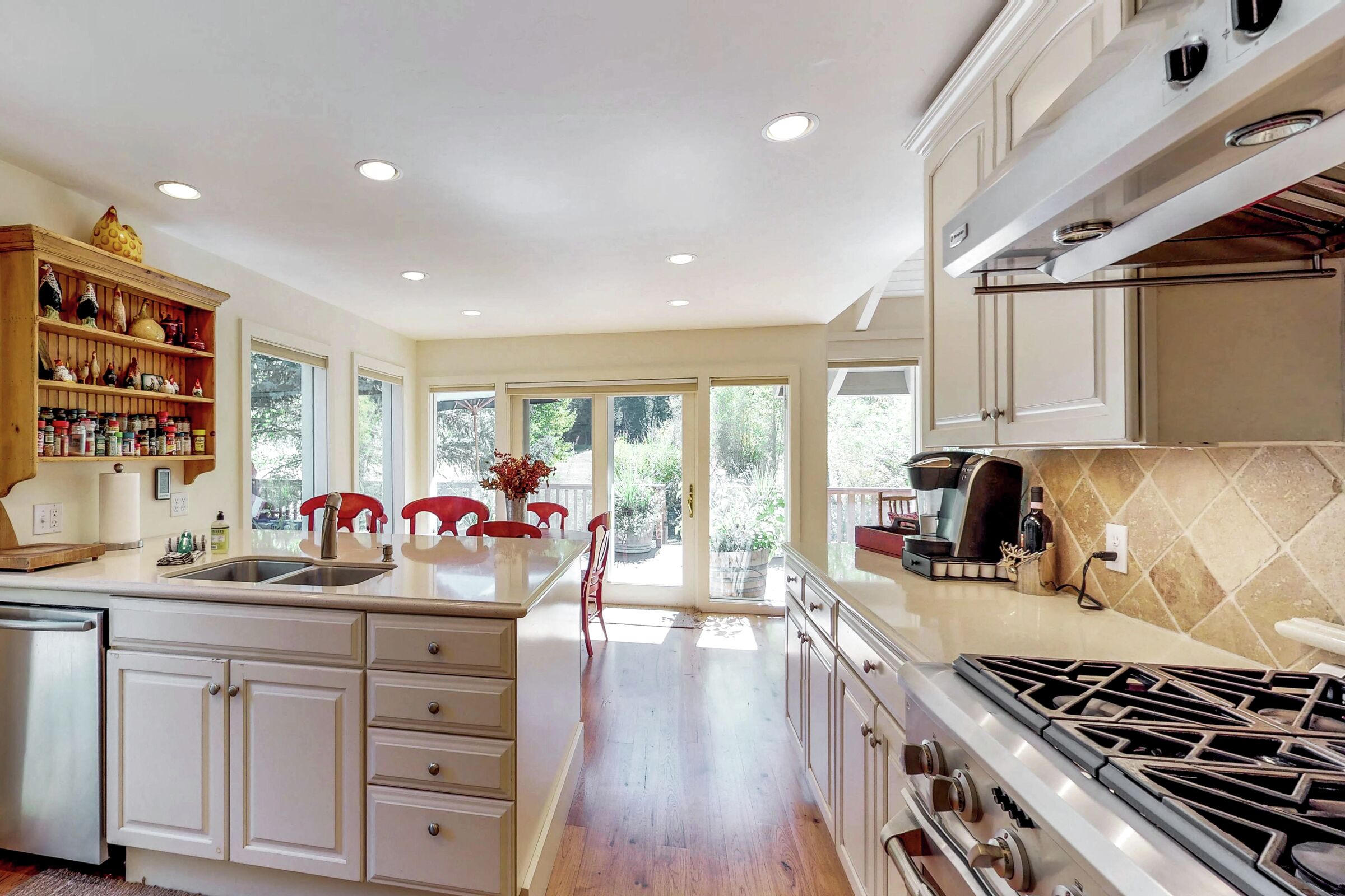 3 Bdrm + Loft HT - Kitchen