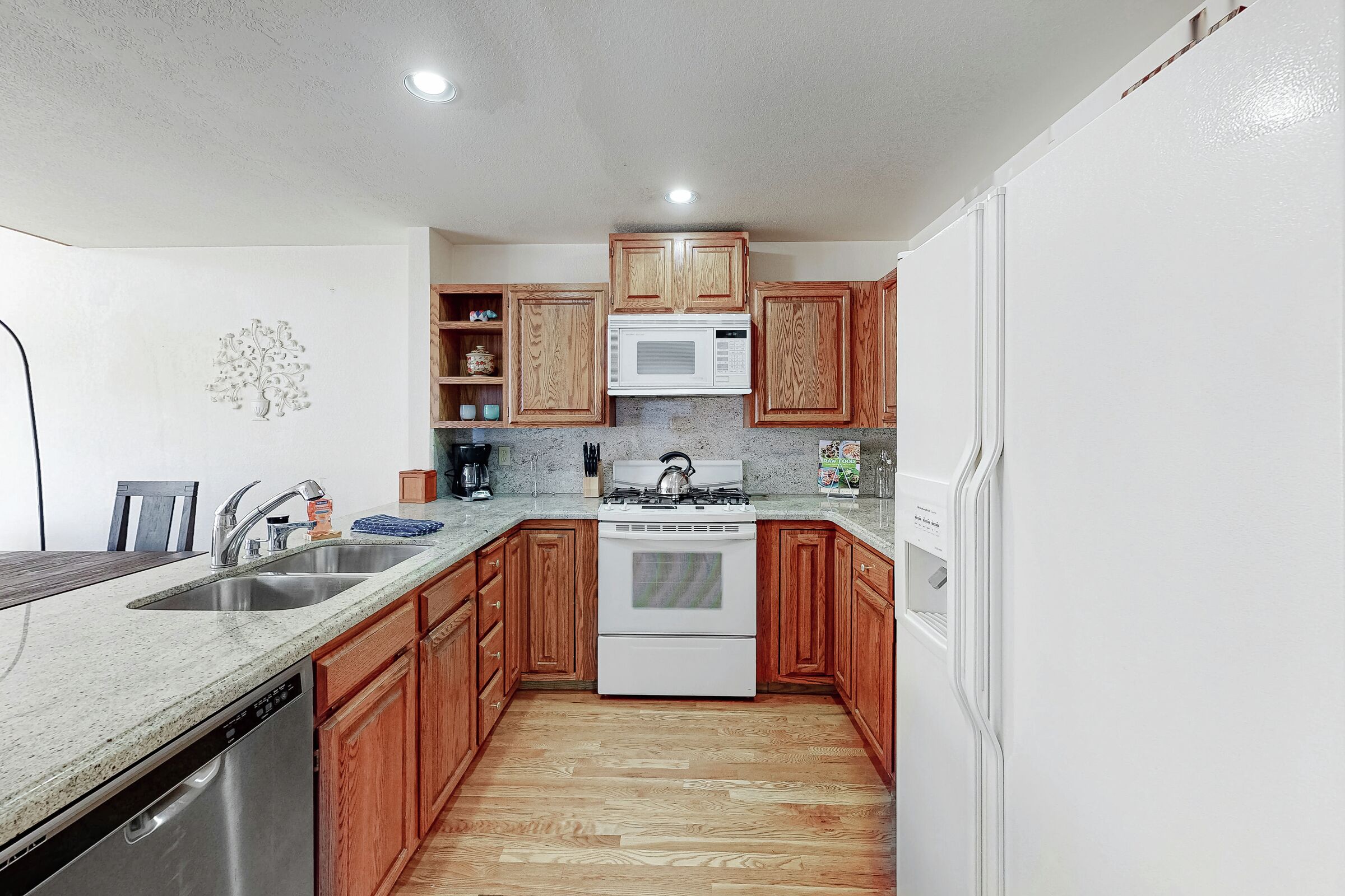 #105A - Warm Springs Retreat - Kitchen