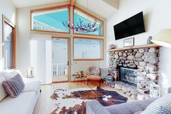 #105A - Warm Springs Retreat - Living Room
