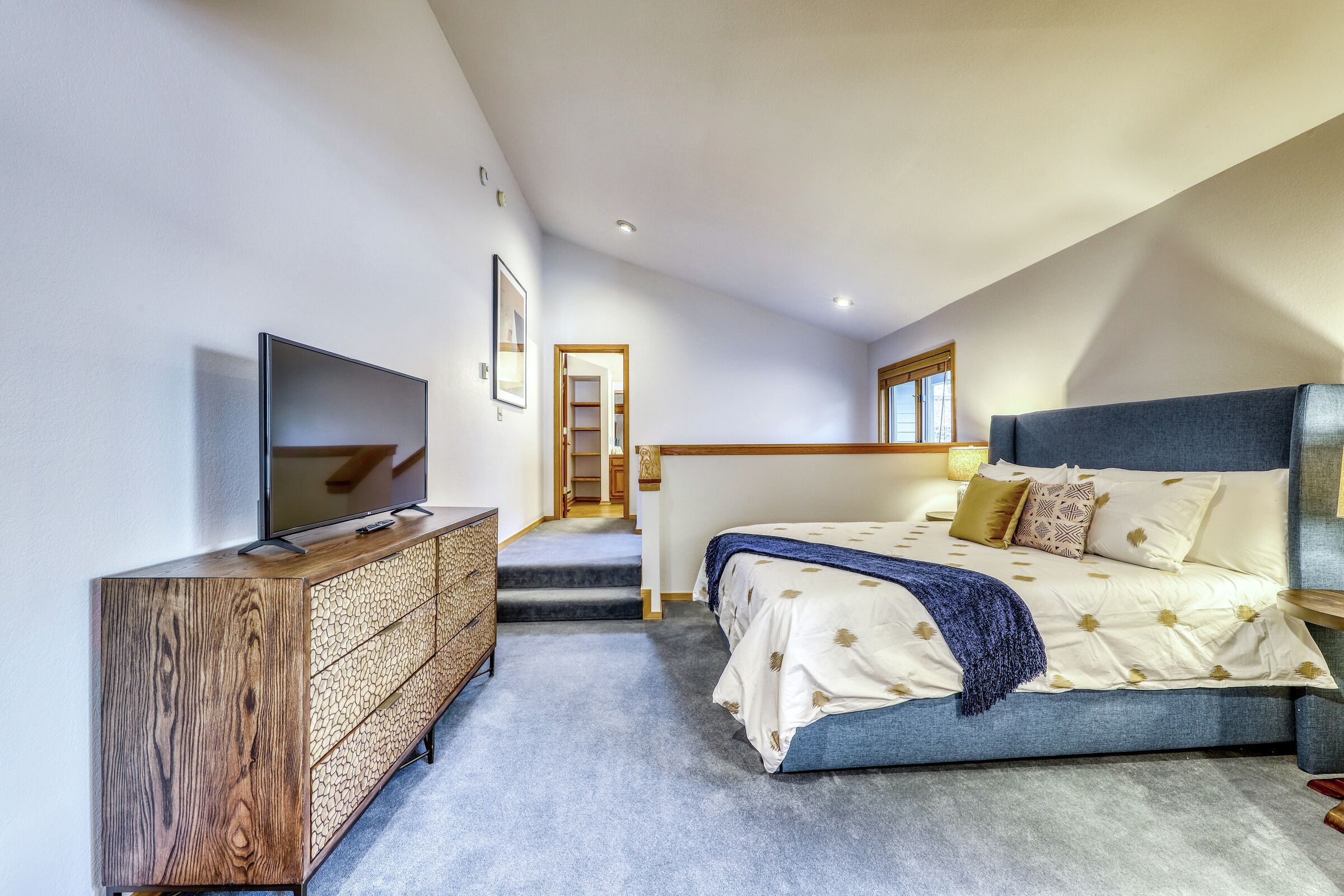 #105C - Aspenwood Ski Getaway - Bedroom