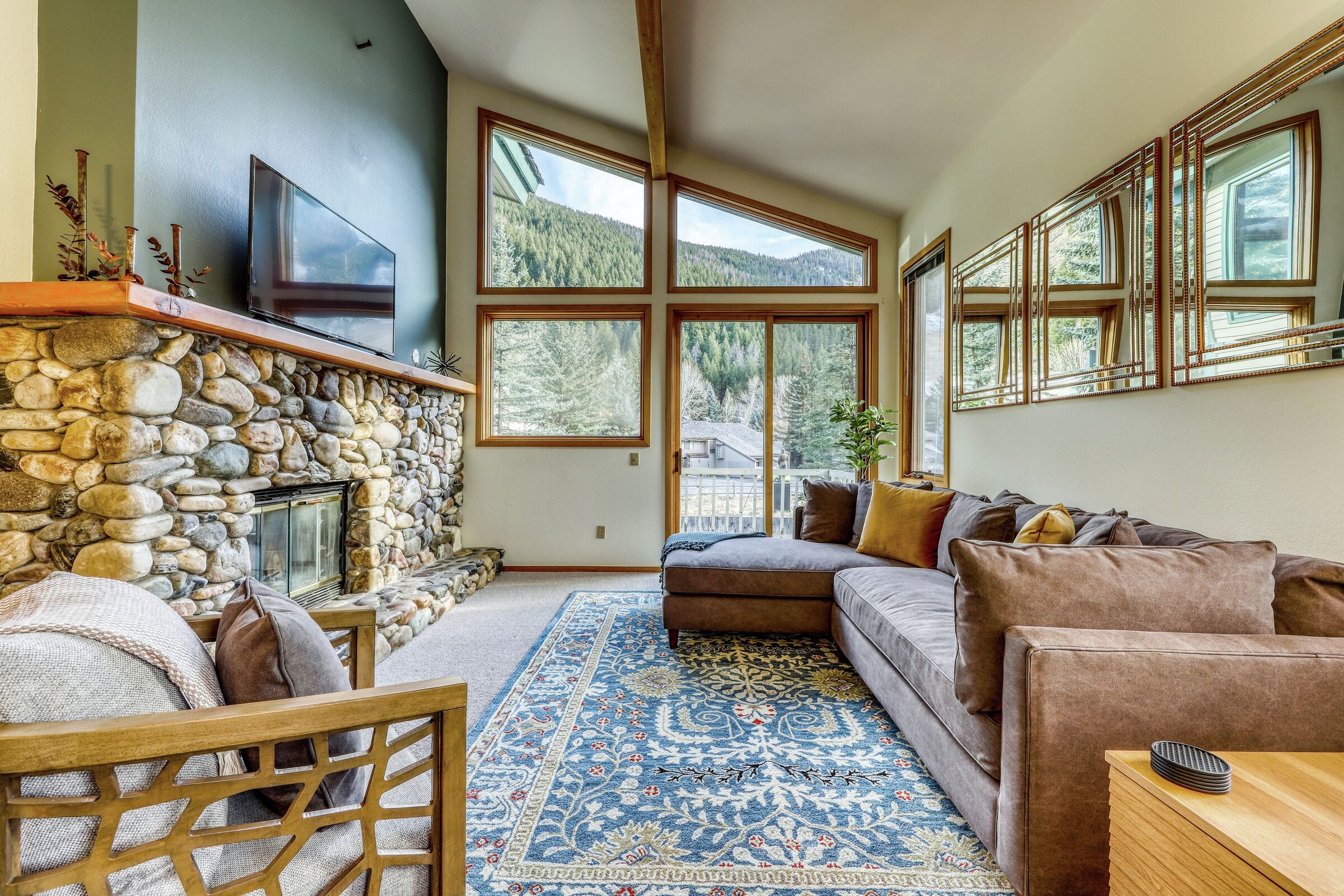 #105D - Aspenwood Escape - Living Room