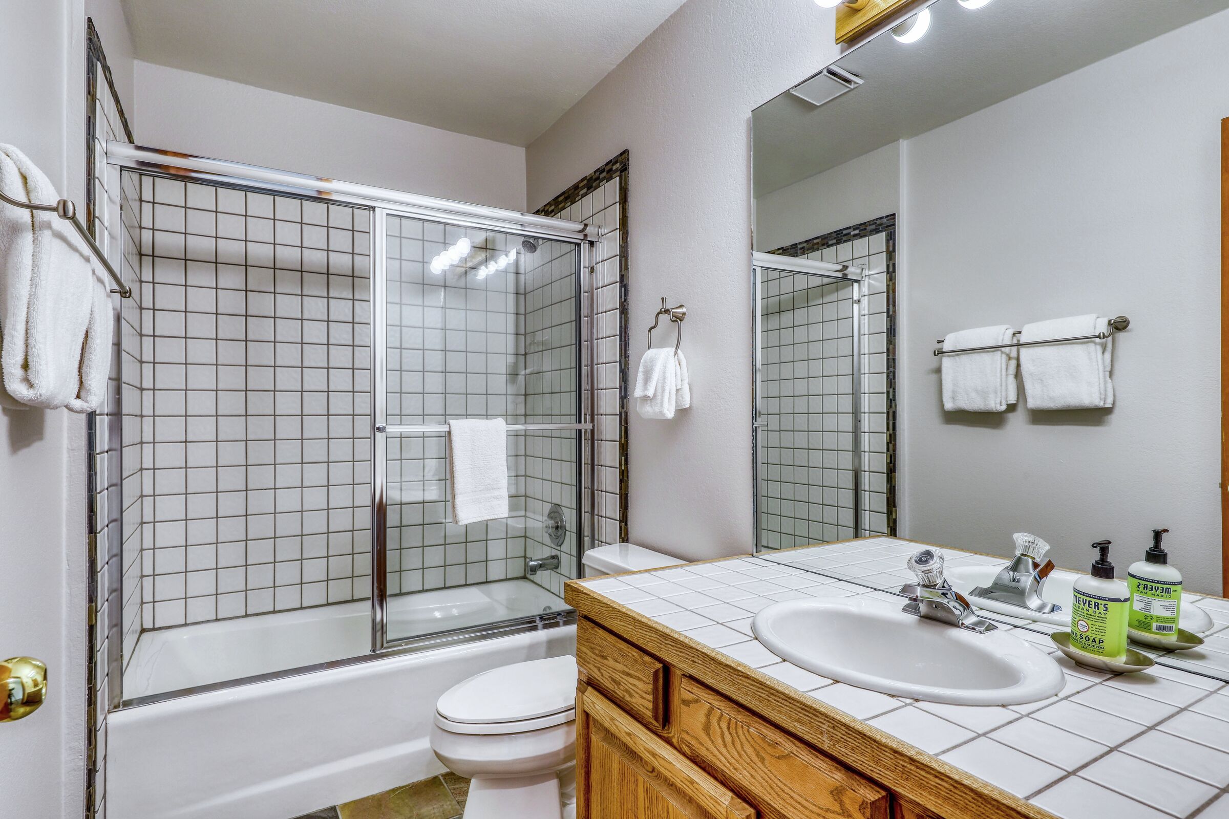 #105D - Aspenwood Escape - Bathroom