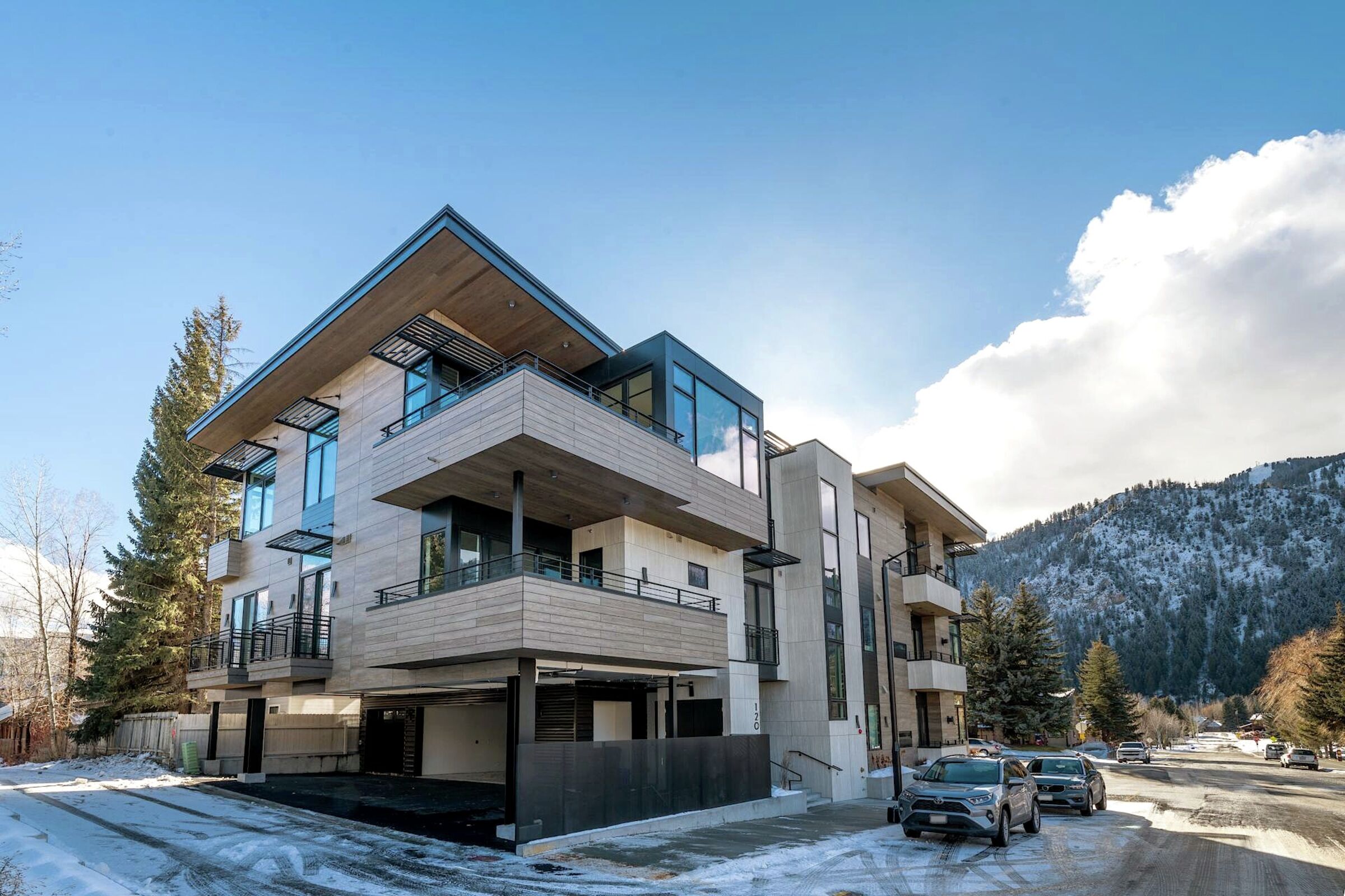8th Street Luxury Townhome