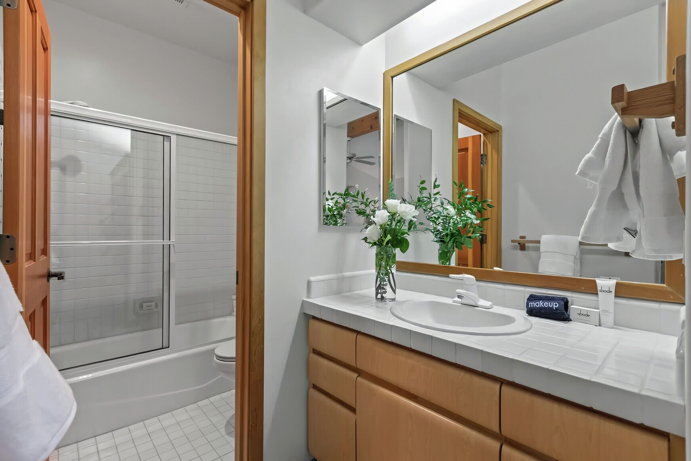 #4614 - Master Ensuite Bathroom