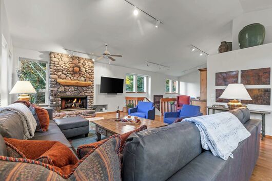 #4614 - Living Area