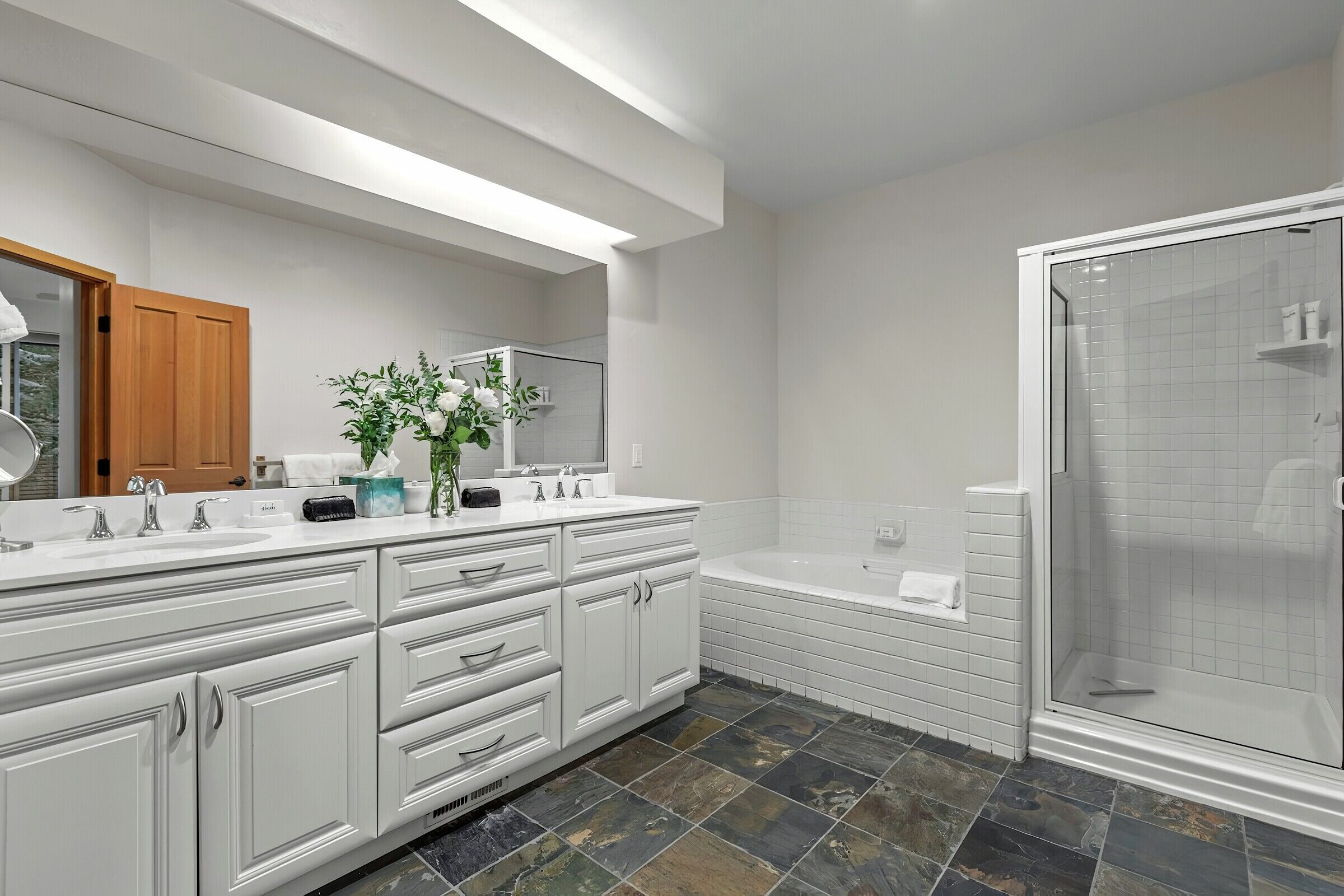 #4614 - Ensuite Bathroom
