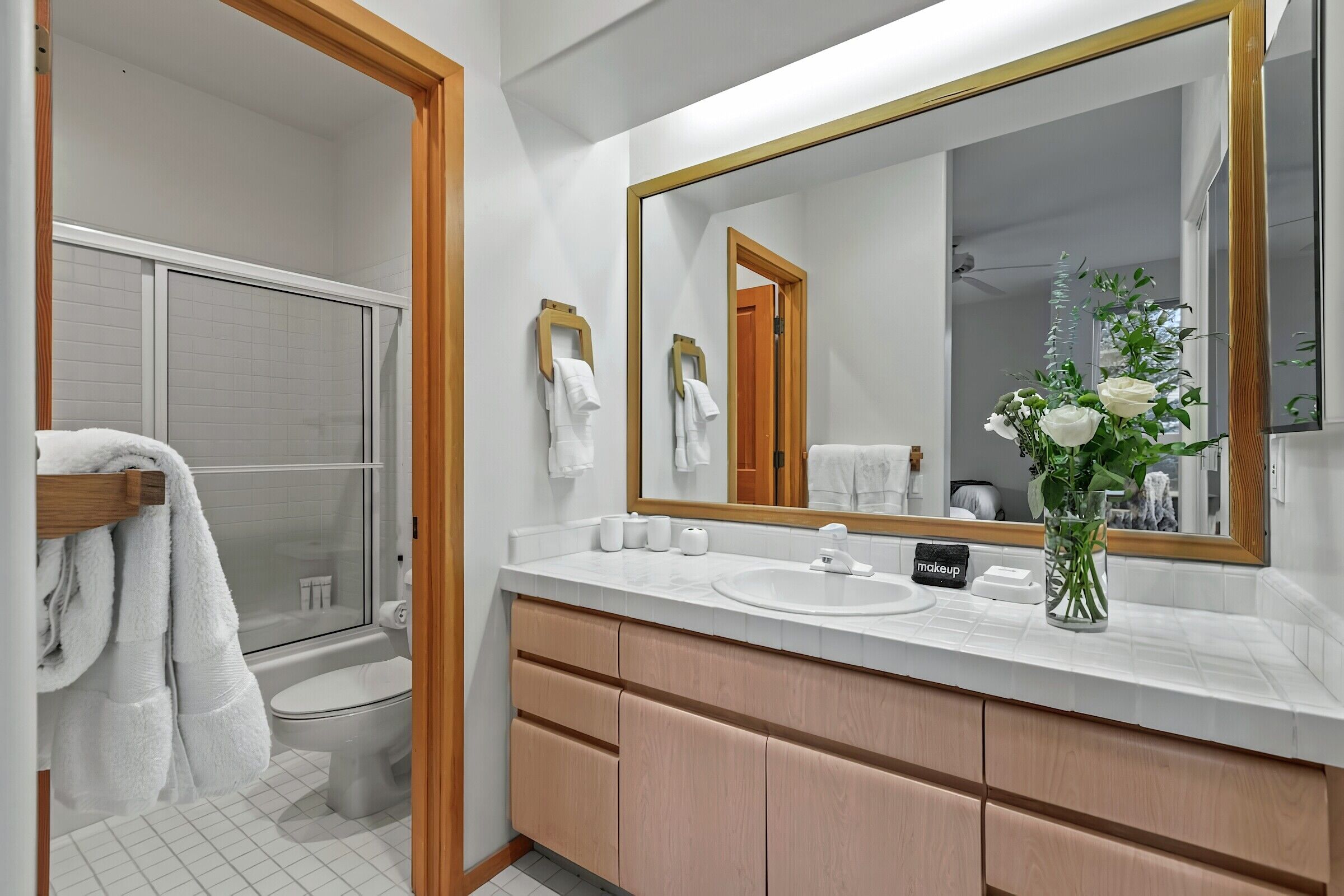 #4614 - Ensuite Bathroom