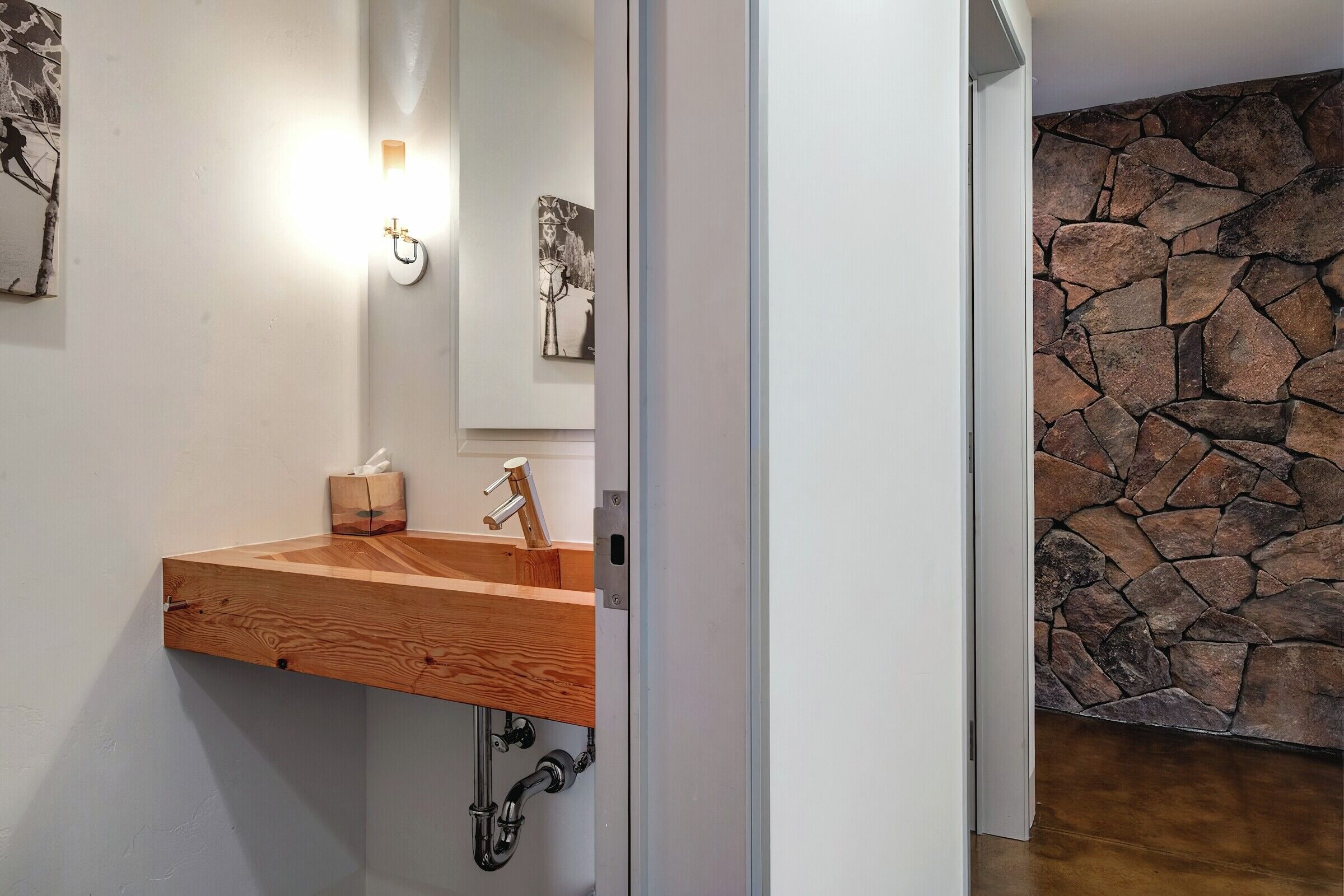 7 Bdrm 7.5 Bath HT - Half Bathroom