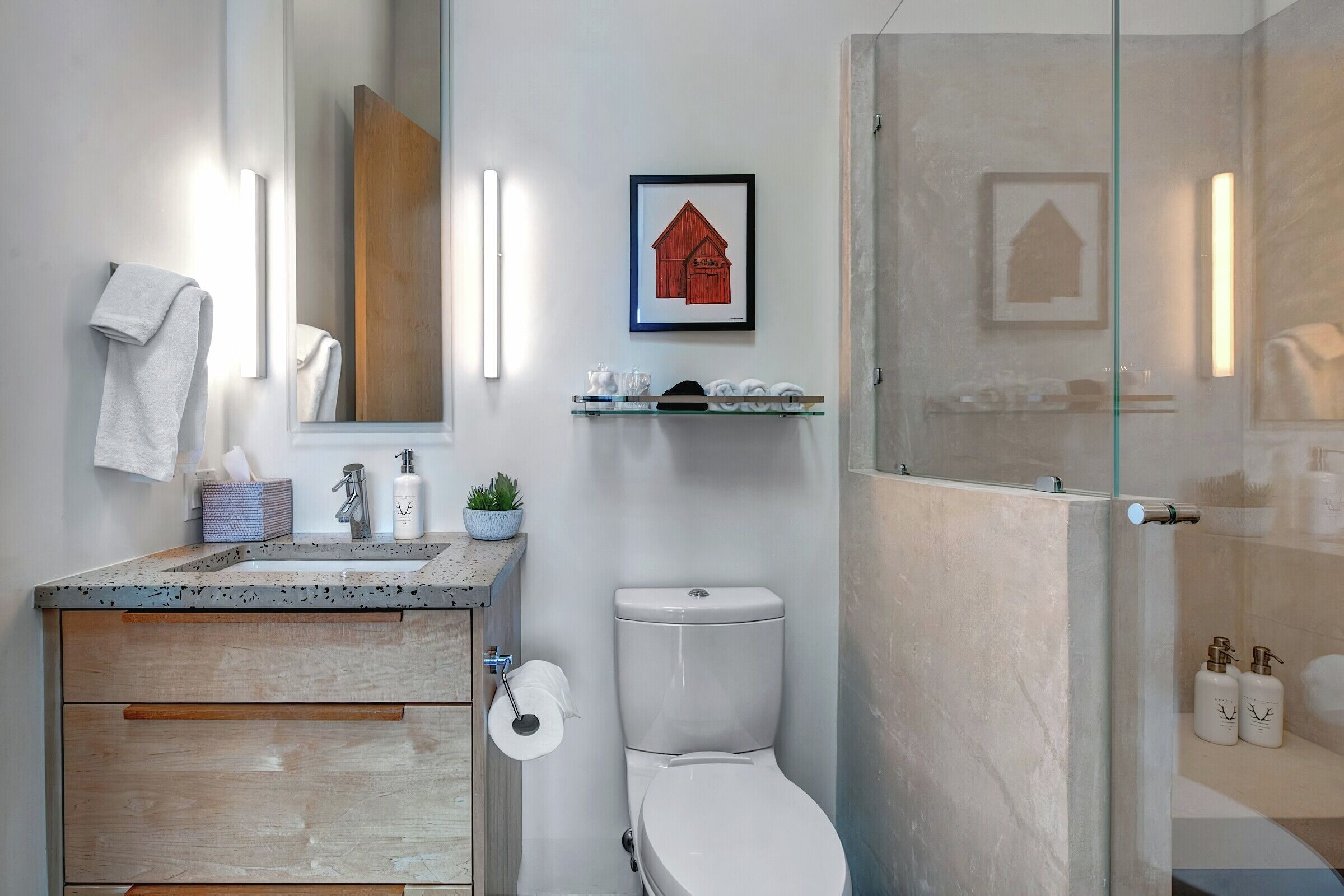 7 Bdrm 7.5 Bath HT - Bathroom