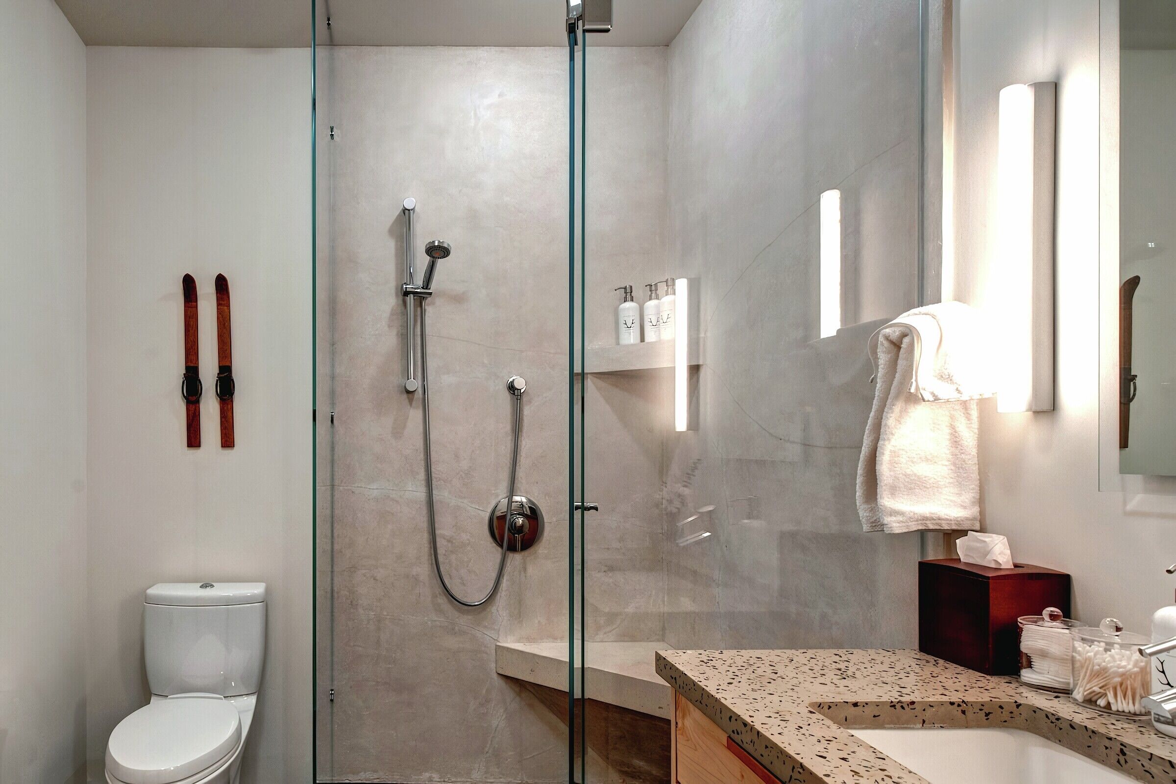 7 Bdrm 7.5 Bath HT - Bathroom