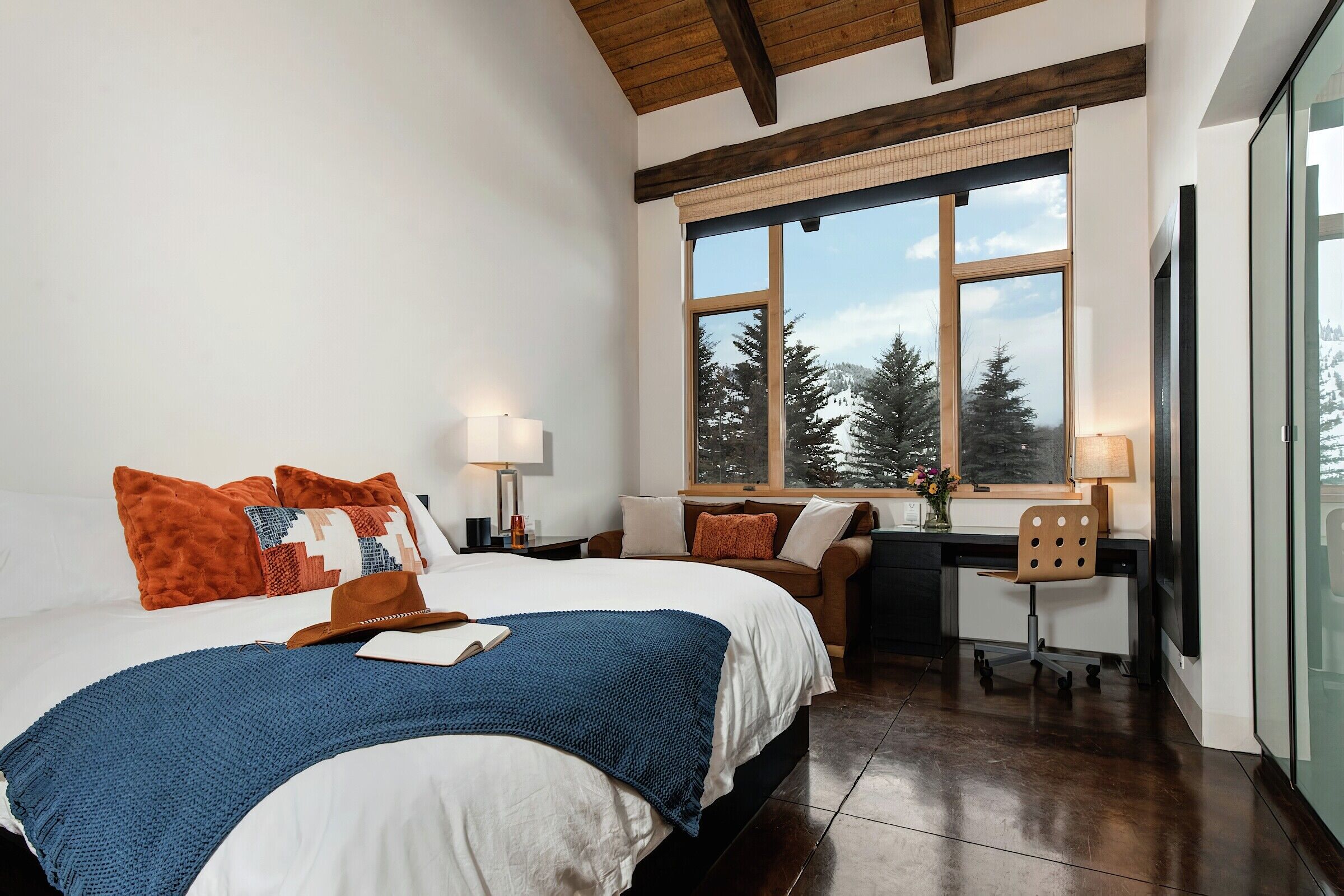 7 Bdrm 7.5 Bath HT - Bedroom