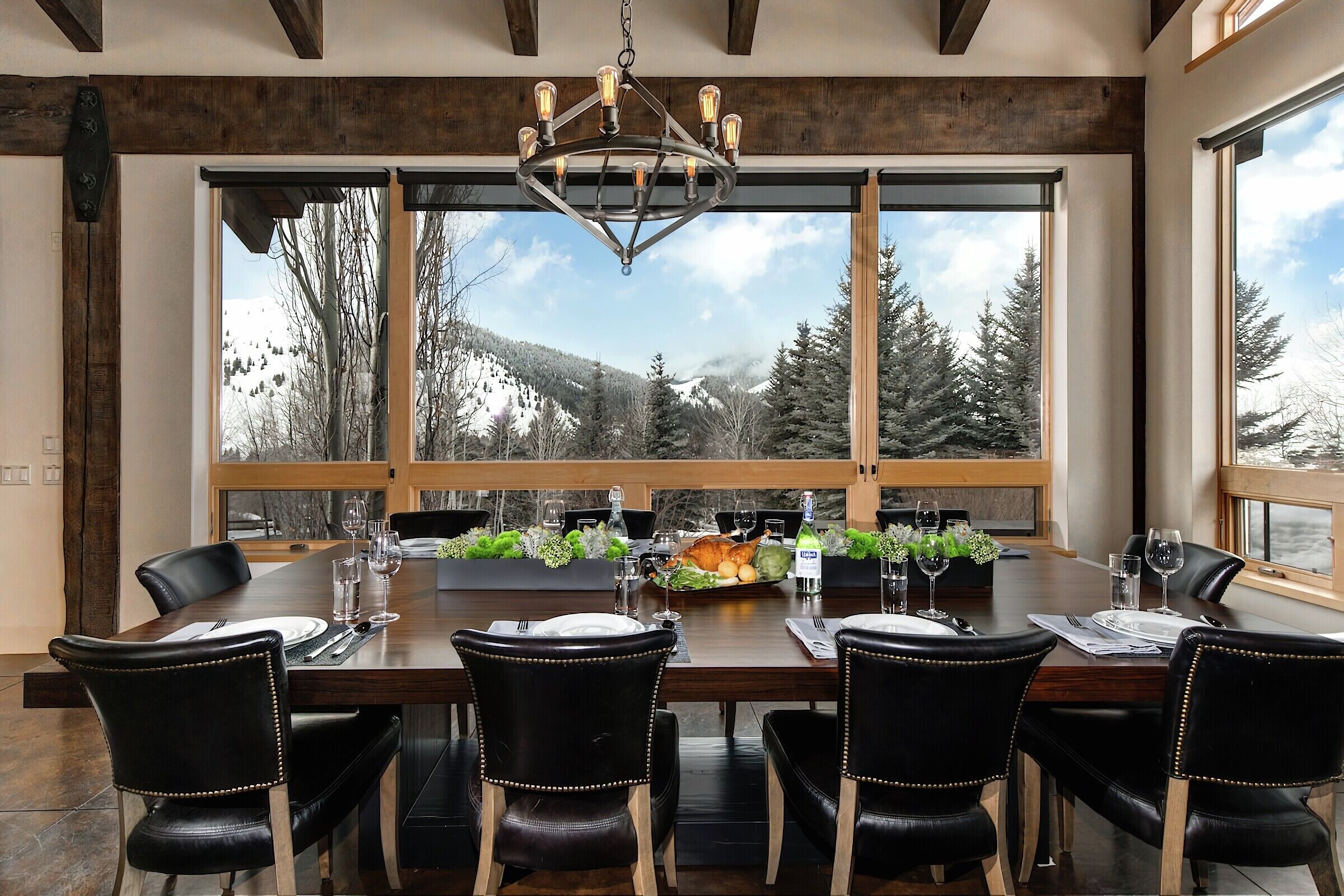 7 Bdrm 7.5 Bath HT - Dining Area