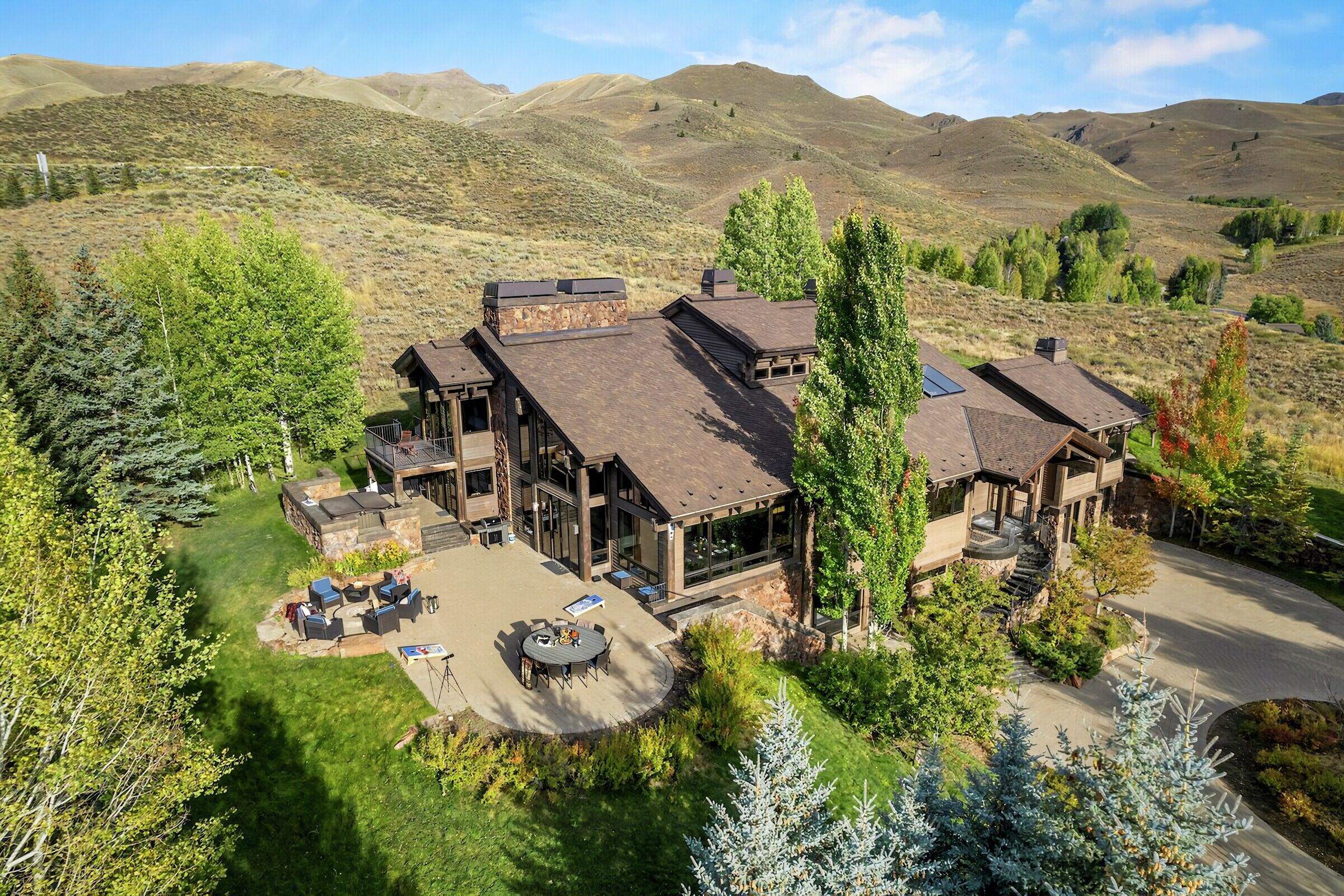 Elkhorn Estate Exterior - Autumn