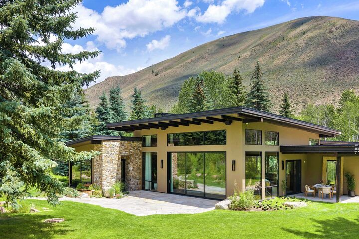 Gimlet Estate Exterior - Summer