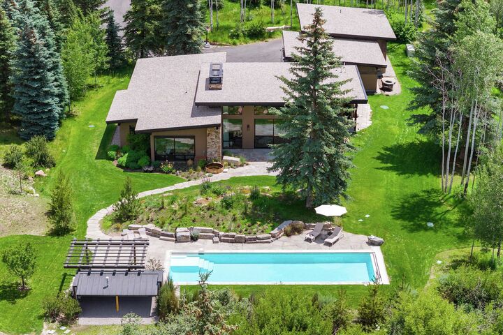 Gimlet Estate Exterior - Summer