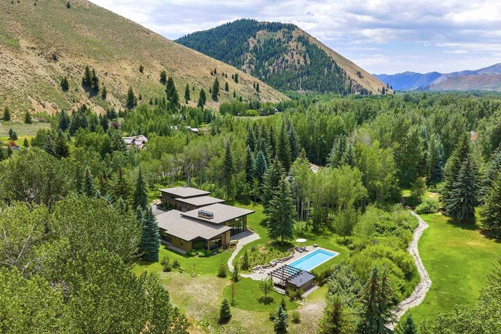 Gimlet Estate Exterior - Summer
