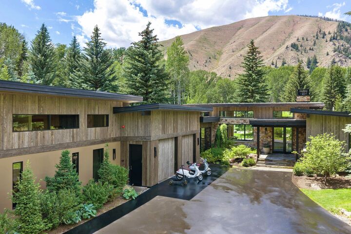 Gimlet Estate Exterior - Summer