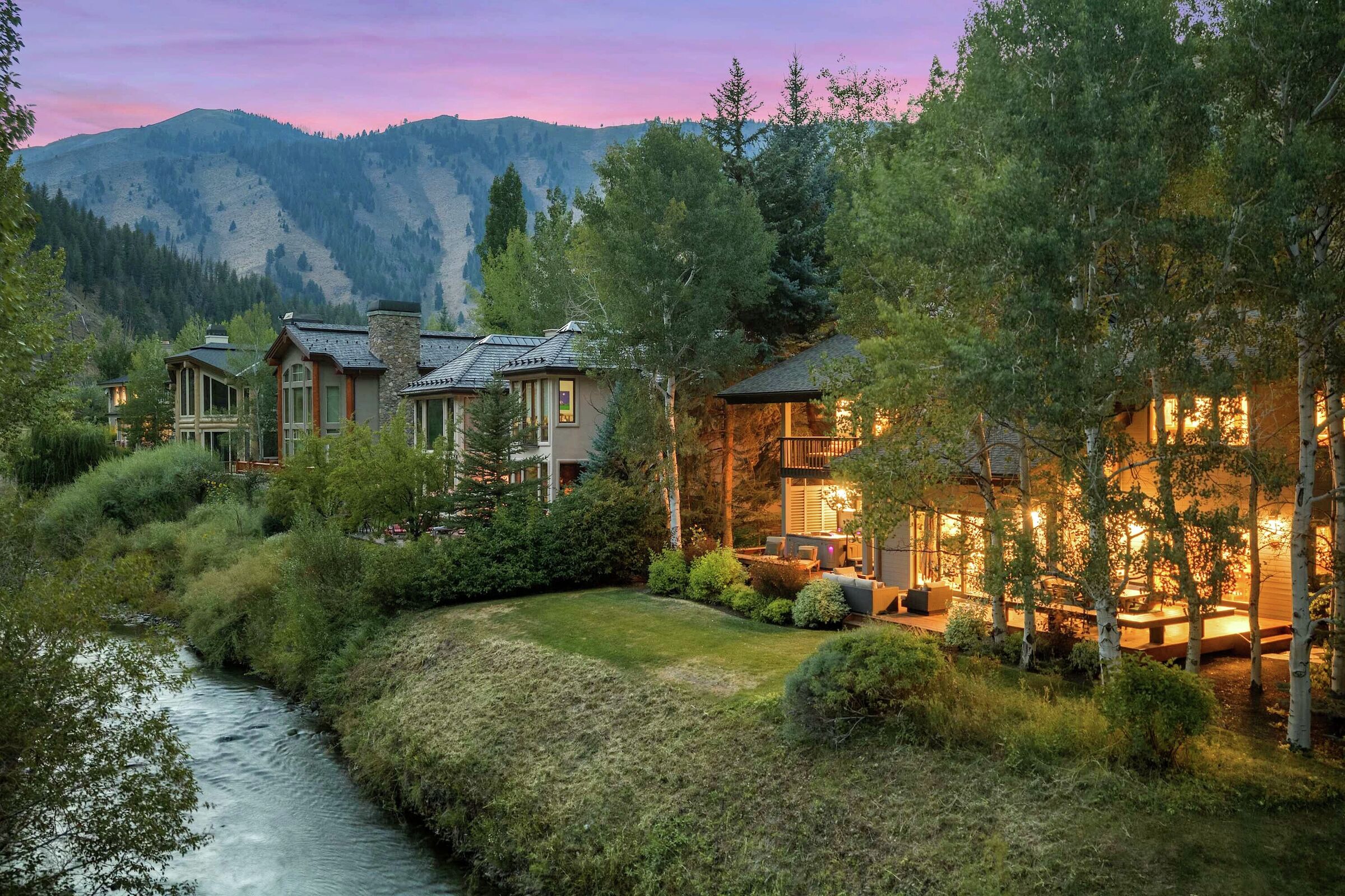 Guyer Hot Springs Chalet Exterior - Summer
