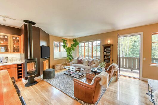 2 Bdrm 3.5 Bath - Living Area