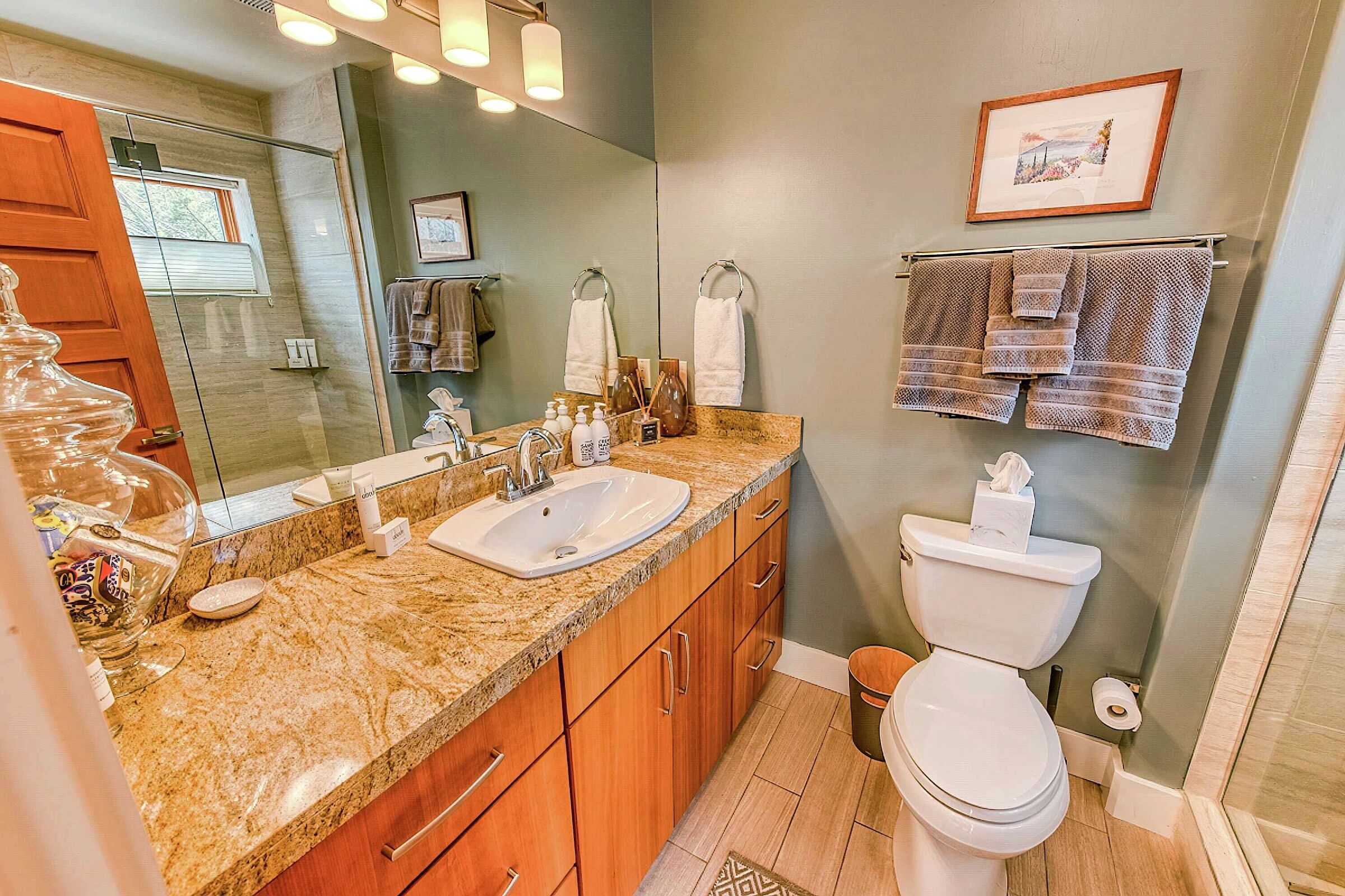 2 Bdrm 3.5 Bath - Ensuite Bathroom