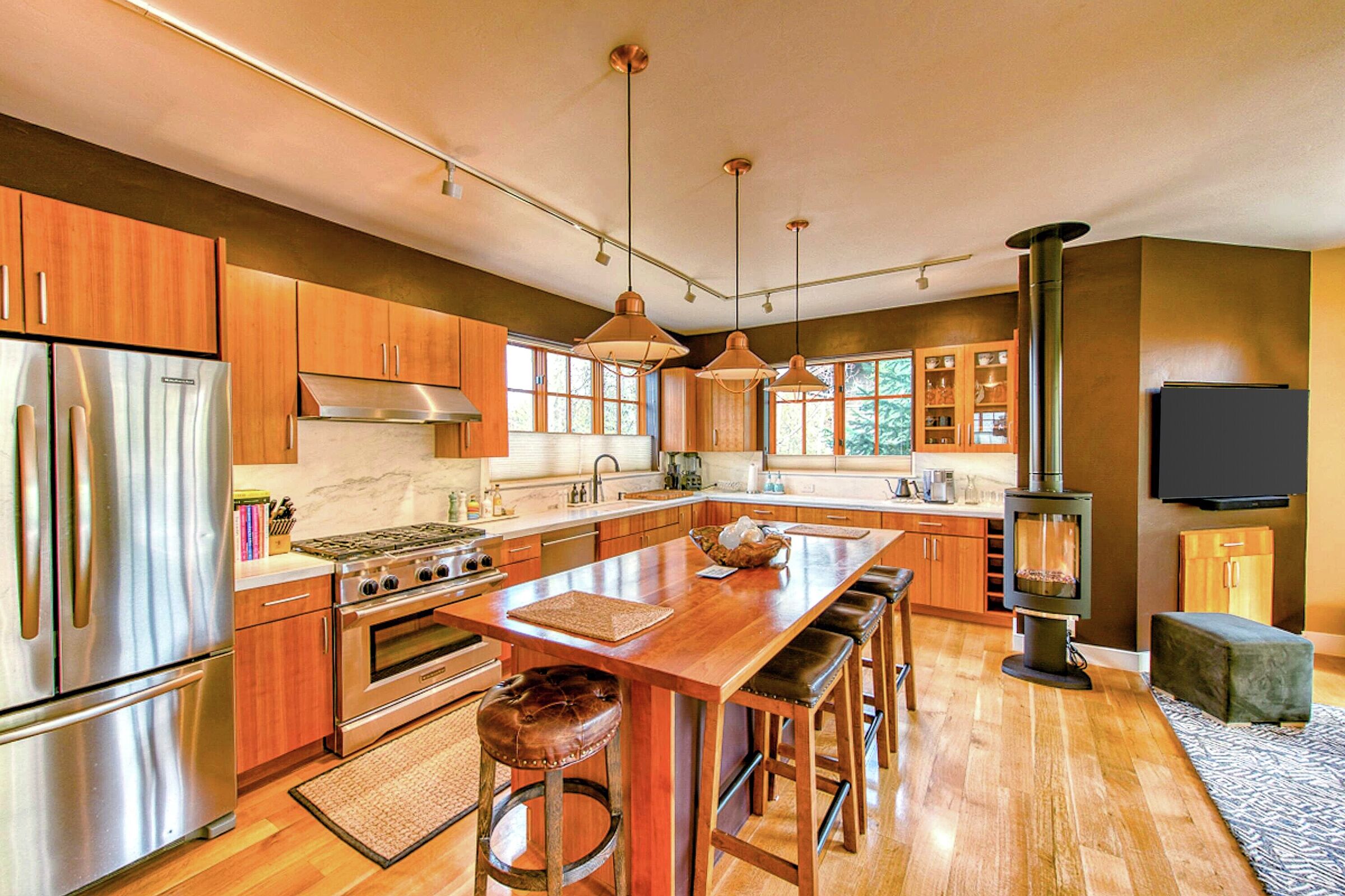 2 Bdrm 3.5 Bath - Kitchen